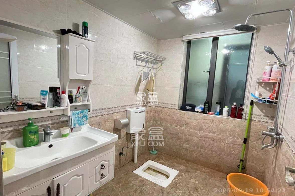 兴威帕克水岸 3室2厅2卫 2300.0元/月 兴威帕克水岸 3室2厅2卫 2300.0元/月室内图