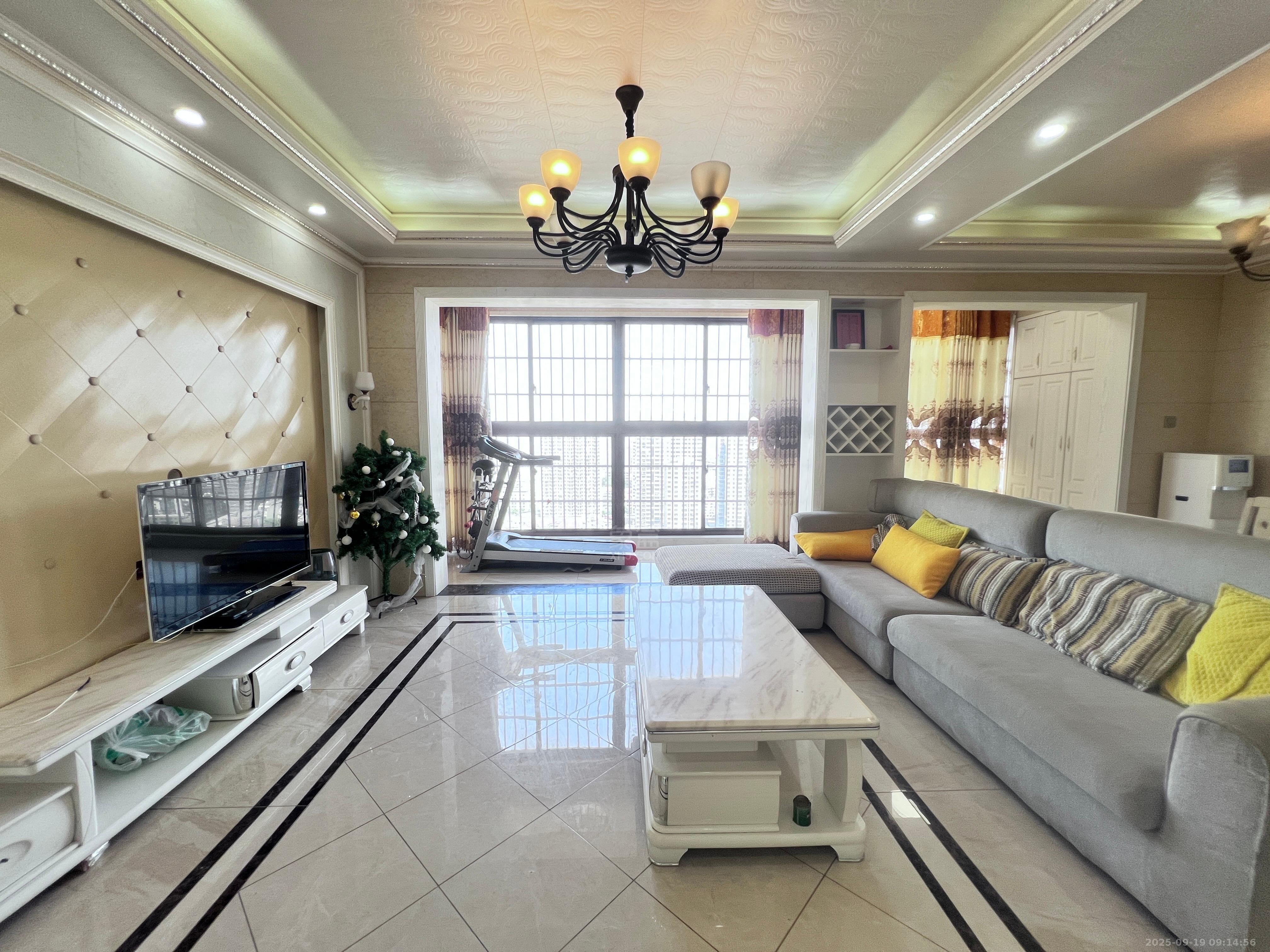 福鑫南郡 1室0厅0卫 2200.00元/月 福鑫南郡 1室0厅0卫 2200.00元/月室内图