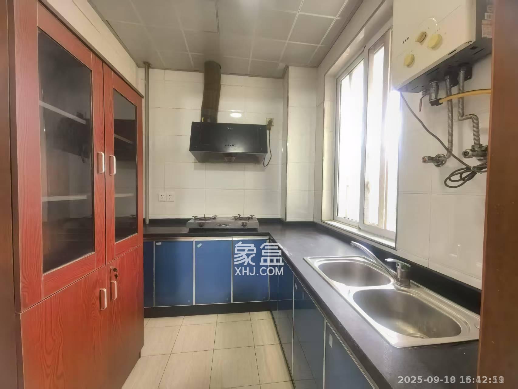 谷山庭院一期  3室2厅1卫    1800.0元/月室内图