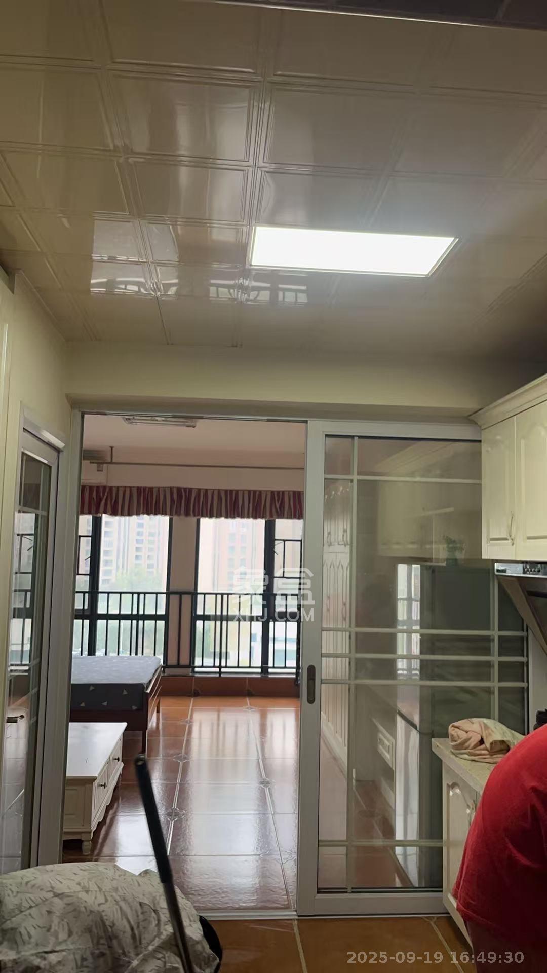 鑫远微中心 1室1厅1卫 1500.0元/月 鑫远微中心 1室1厅1卫 1500.0元/月室内图