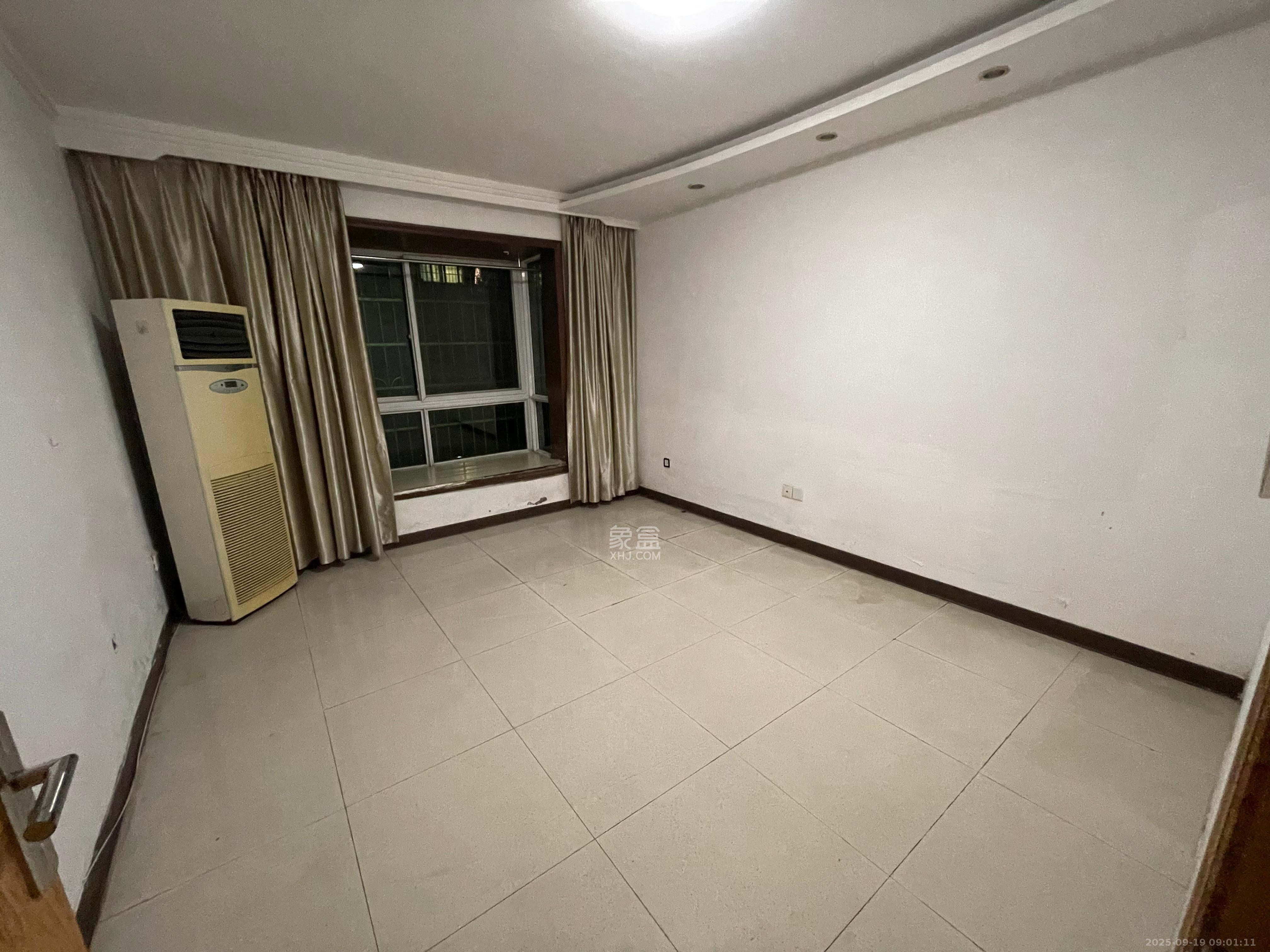 咸嘉新村嘉旺苑  4室2厅2卫    2000.0元/月室内图