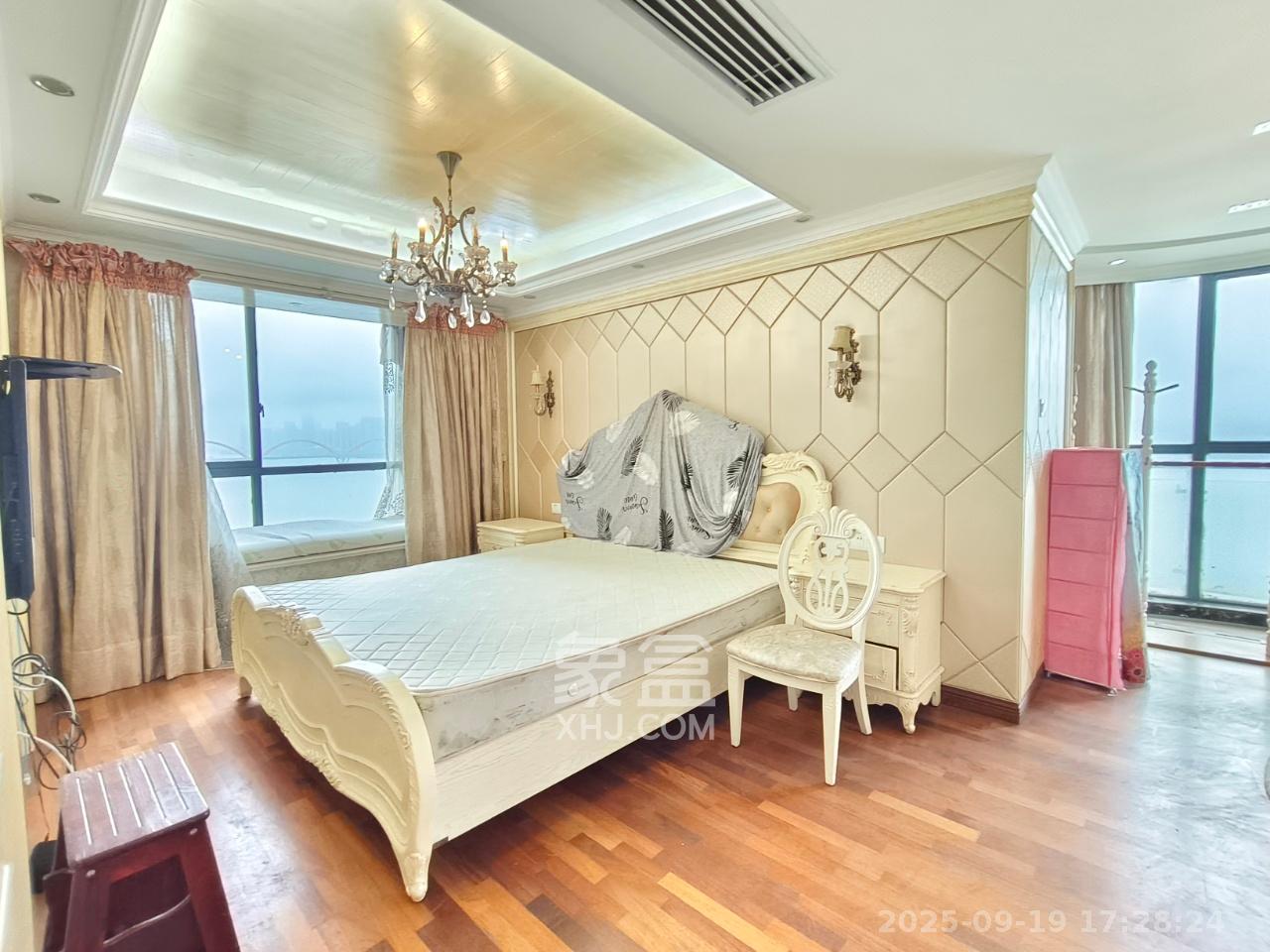 湘江世纪城临江苑 1室2厅2卫 4000.0元/月 湘江世纪城临江苑 1室2厅2卫 4000.0元/月室内图