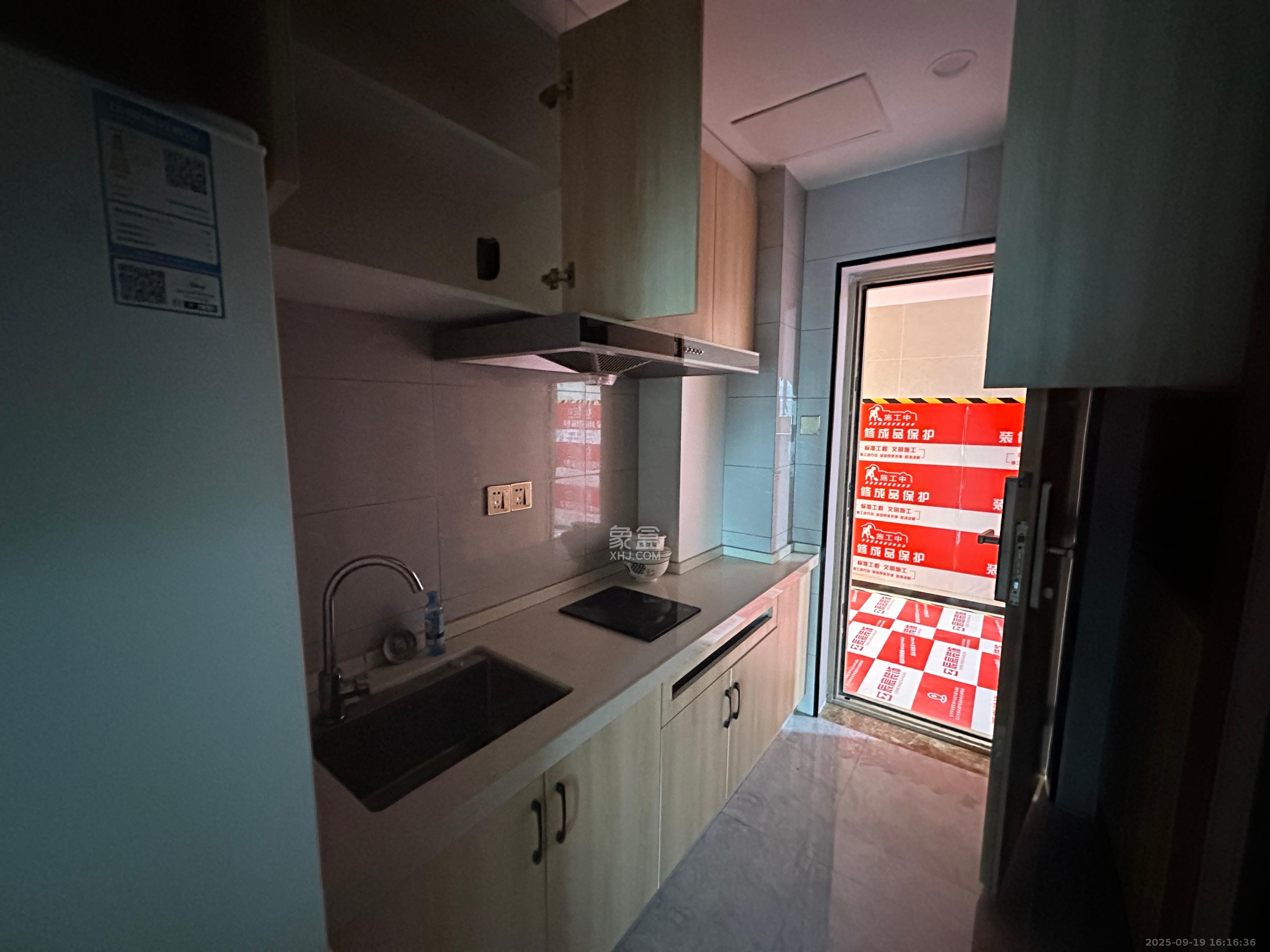 汇景发展环球中心 1室1厅1卫 2600.0元/月 汇景发展环球中心 1室1厅1卫 2600.0元/月室内图