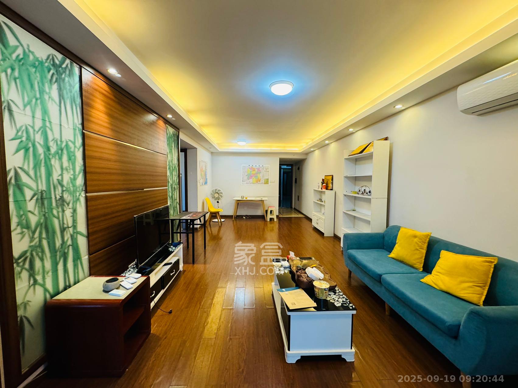 万科金域华府三四期  3室2厅1卫    2400.0元/月室内图