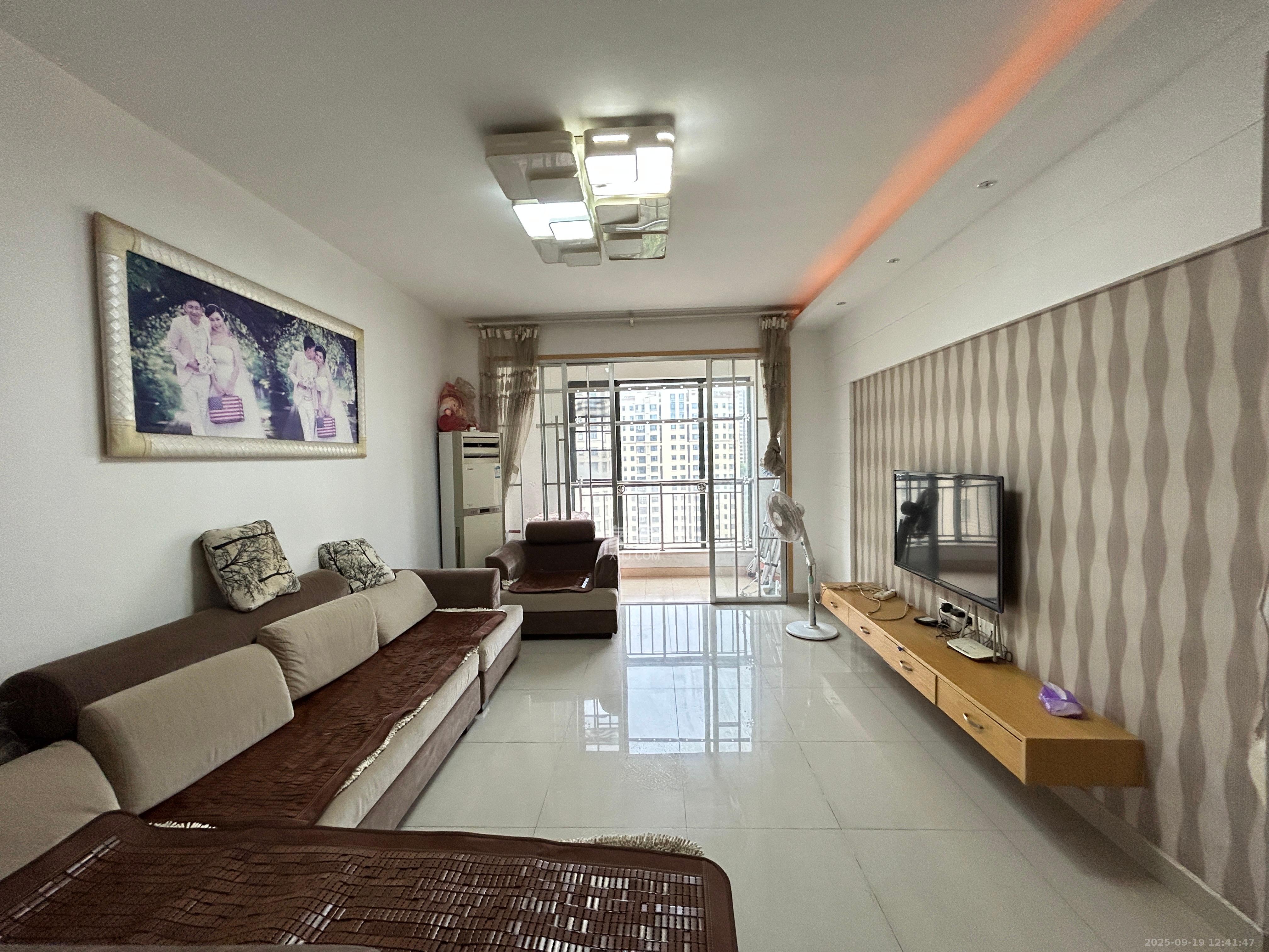 长盛岚庭 3室2厅1卫 2400.0元/月 长盛岚庭 3室2厅1卫 2400.0元/月室内图