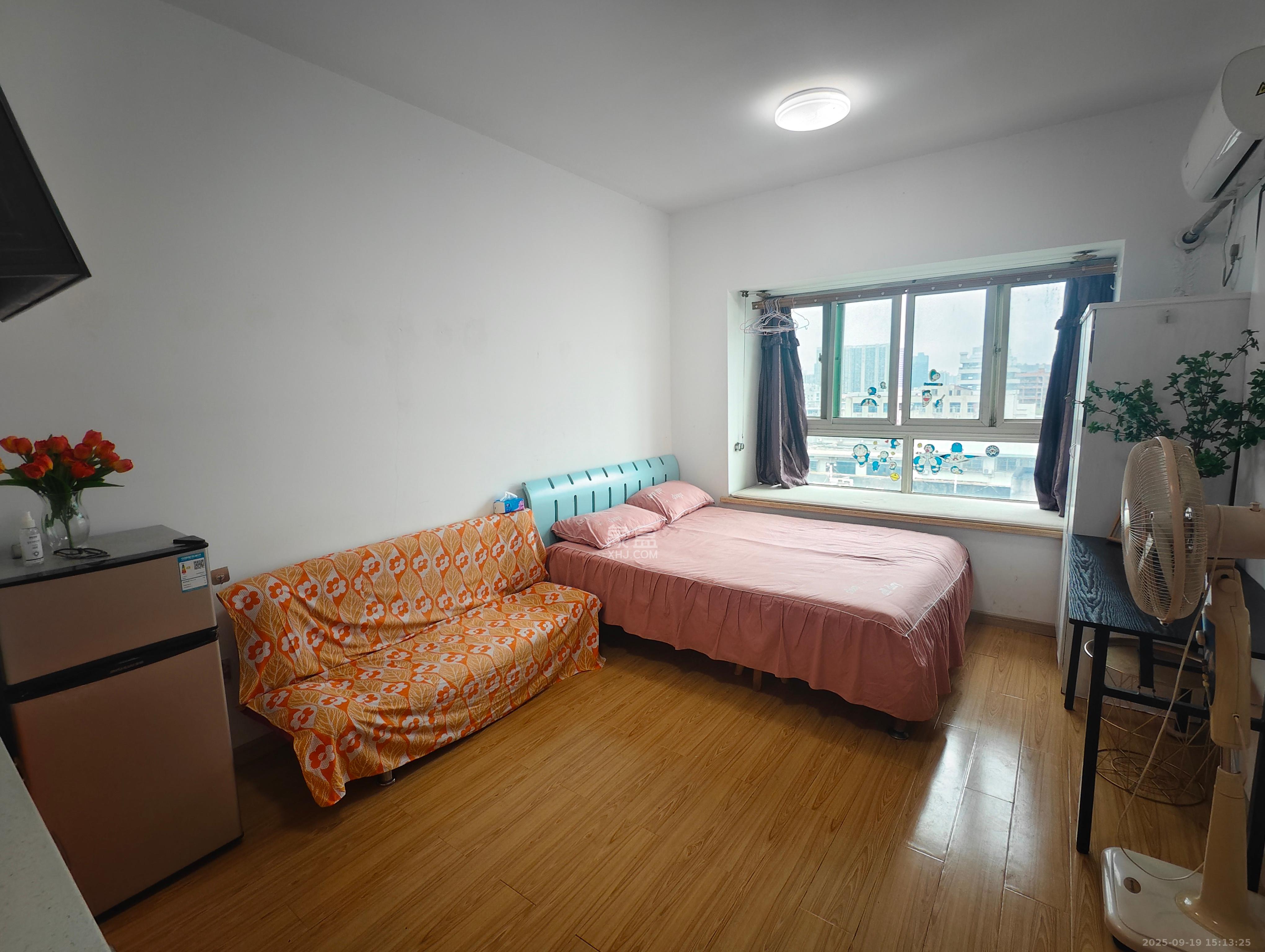 都市晨光  1室0厅0卫    1300.0元/月室内图