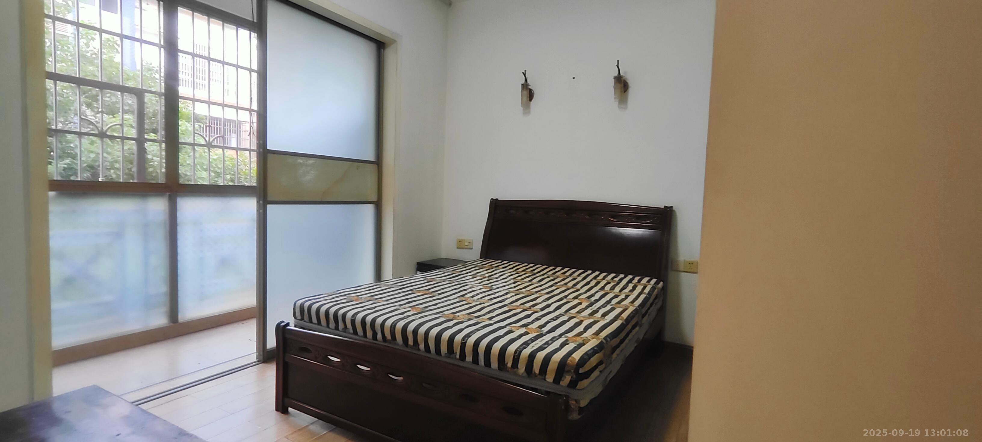 珠江丽园 3室2厅1卫 1500.0元/月 珠江丽园 3室2厅1卫 1500.0元/月室内图