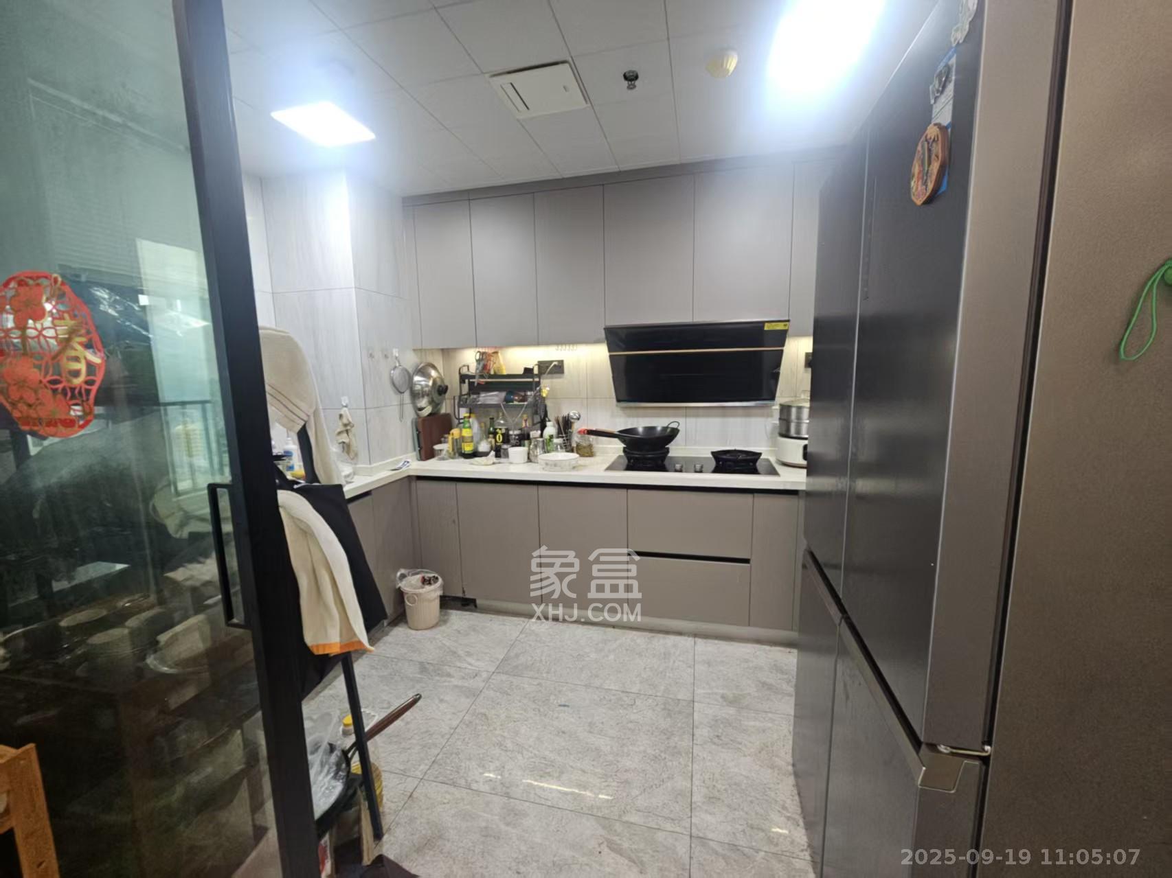 旭辉都会山  4室2厅3卫    10000.0元/月室内图