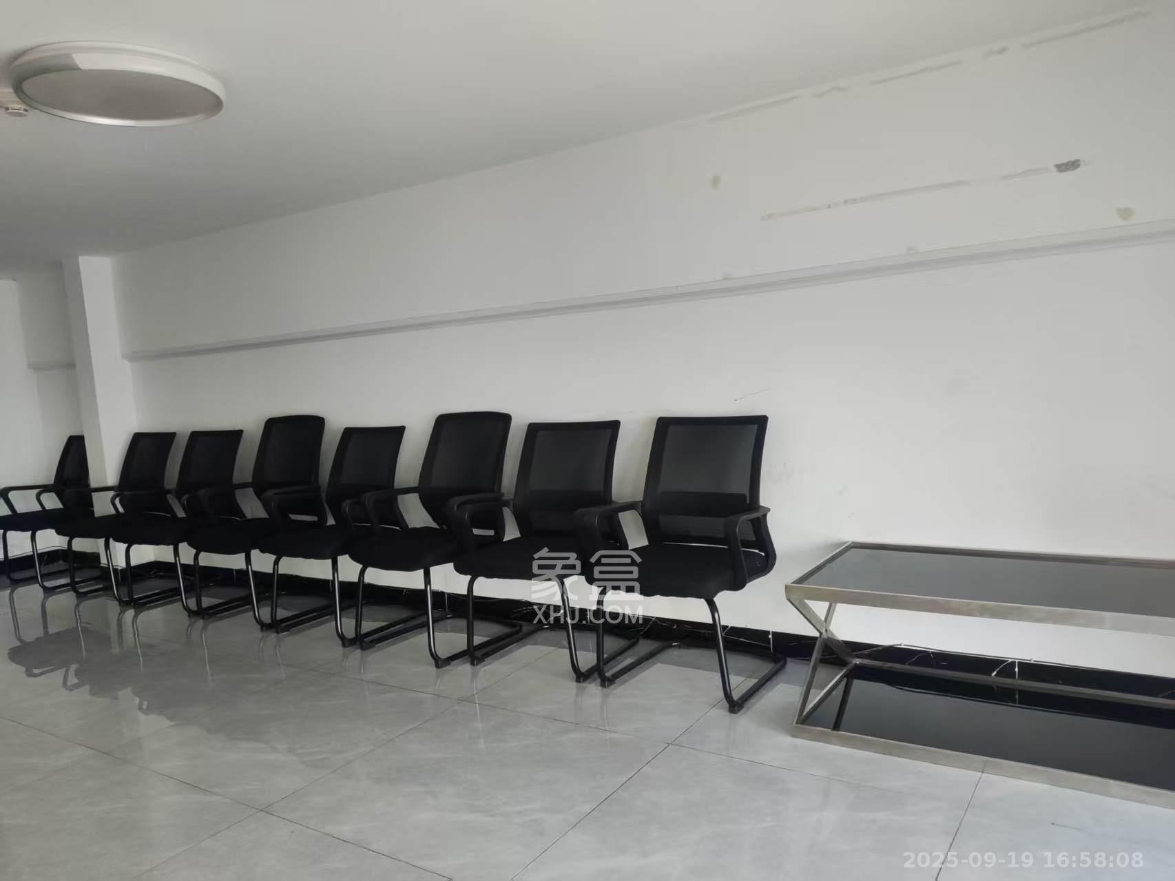 华润置地广场二期 1室1厅1卫 4500.0元/月 华润置地广场二期 1室1厅1卫 4500.0元/月室内图