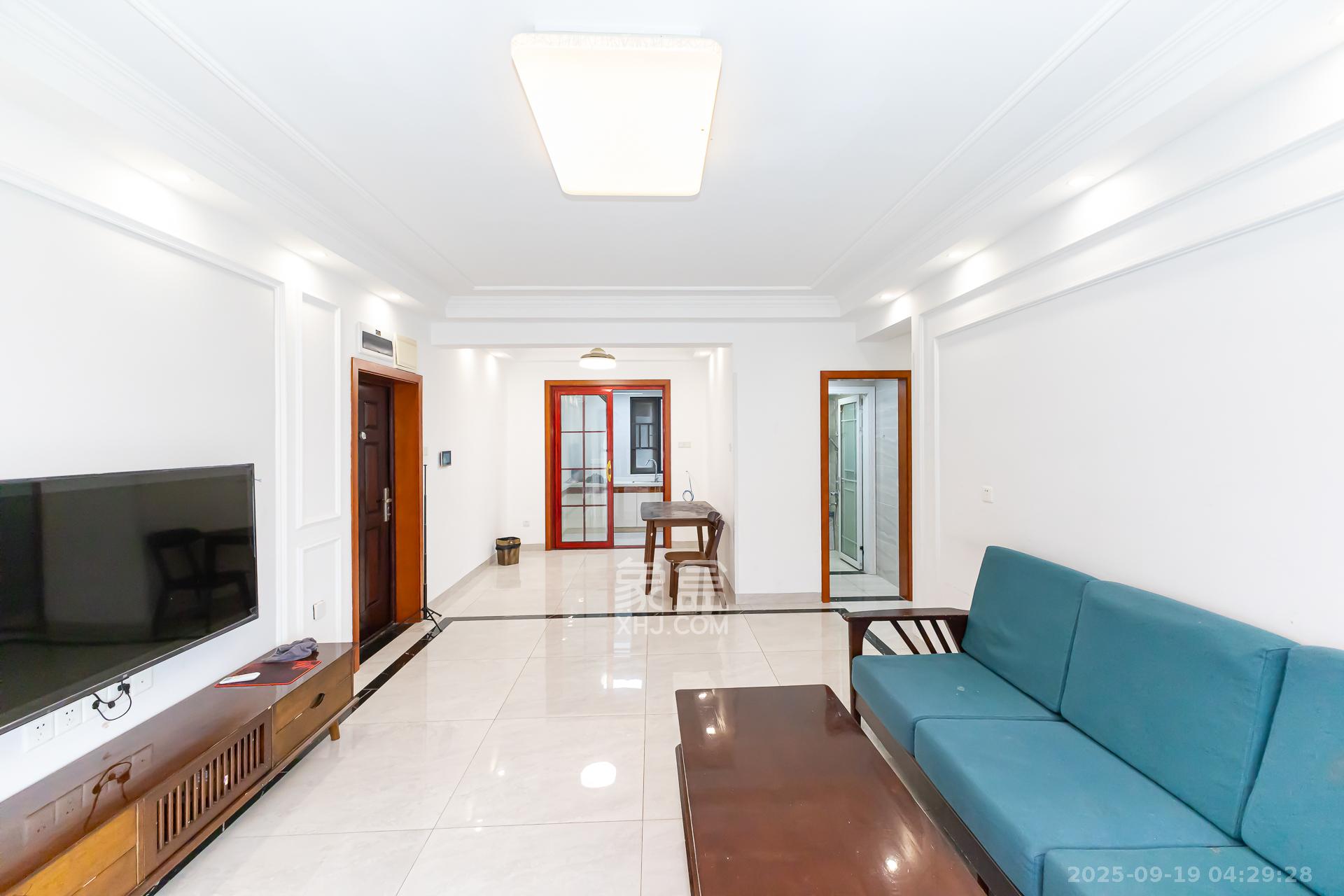 勤诚达境界城 3室2厅2卫 89.0万 勤诚达境界城 3室2厅2卫 89.0万客厅