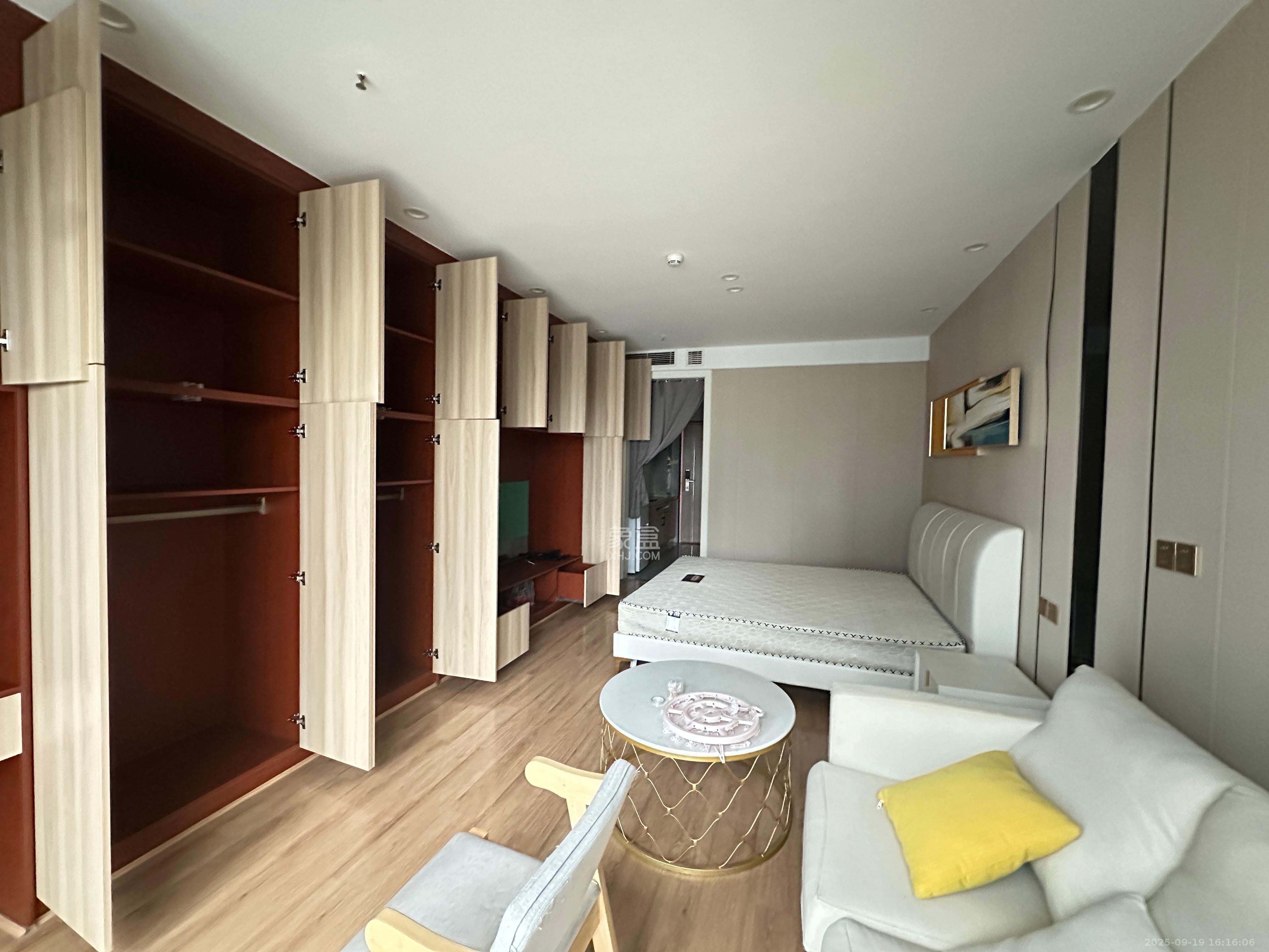 汇景发展环球中心 1室1厅1卫 2600.0元/月 汇景发展环球中心 1室1厅1卫 2600.0元/月室内图