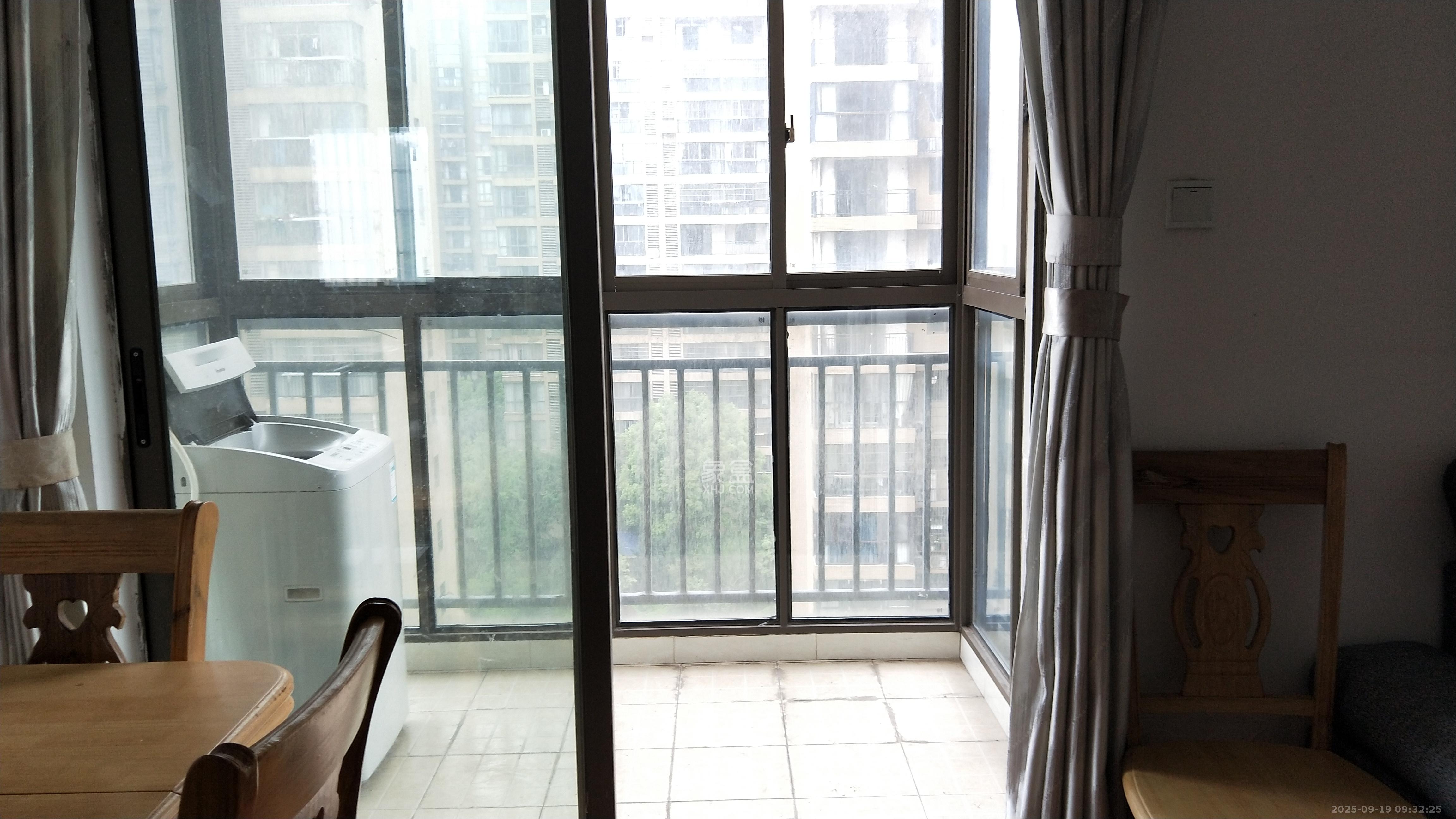 阳光晶城 2室2厅1卫 1900.0元/月 阳光晶城 2室2厅1卫 1900.0元/月室内图