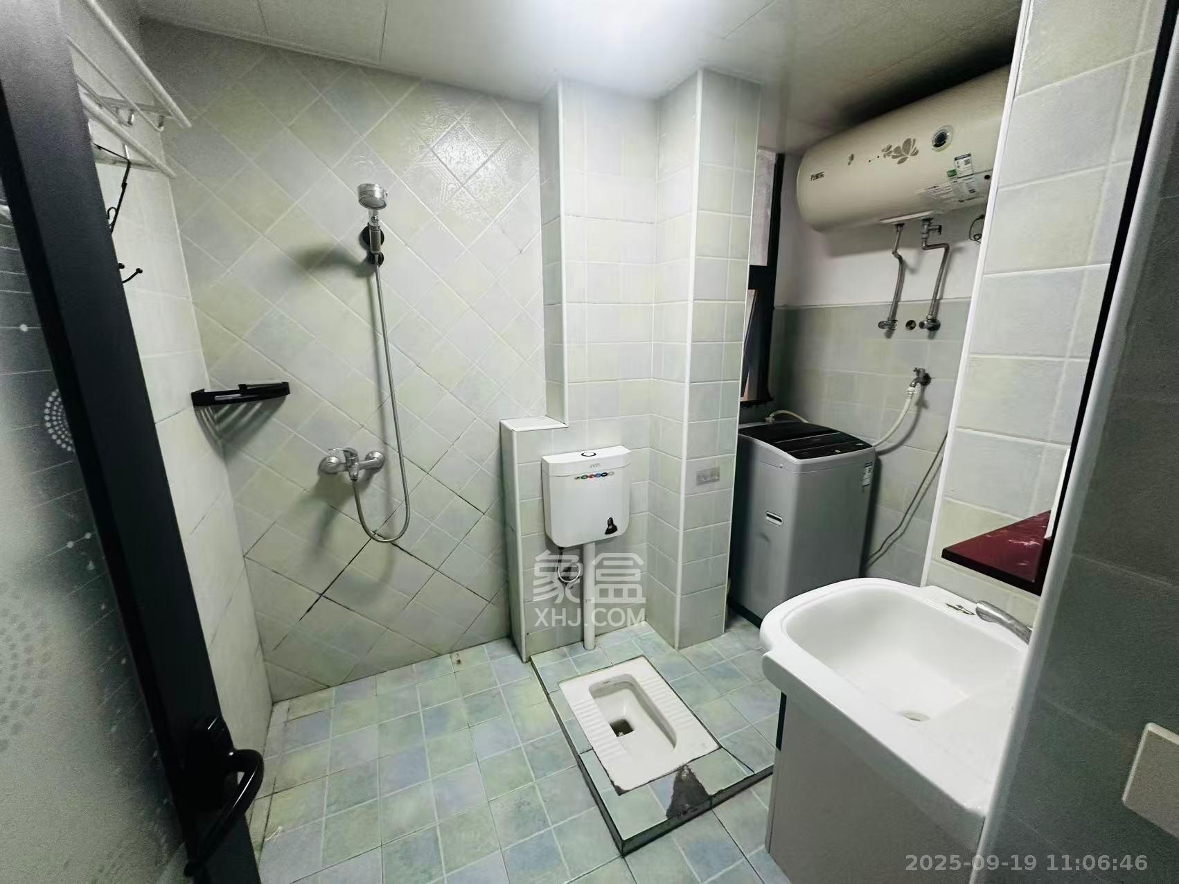 天鸿天府(天鸿中央大院) 1室2厅1卫 2200.0元/月 天鸿天府(天鸿中央大院) 1室2厅1卫 2200.0元/月室内图