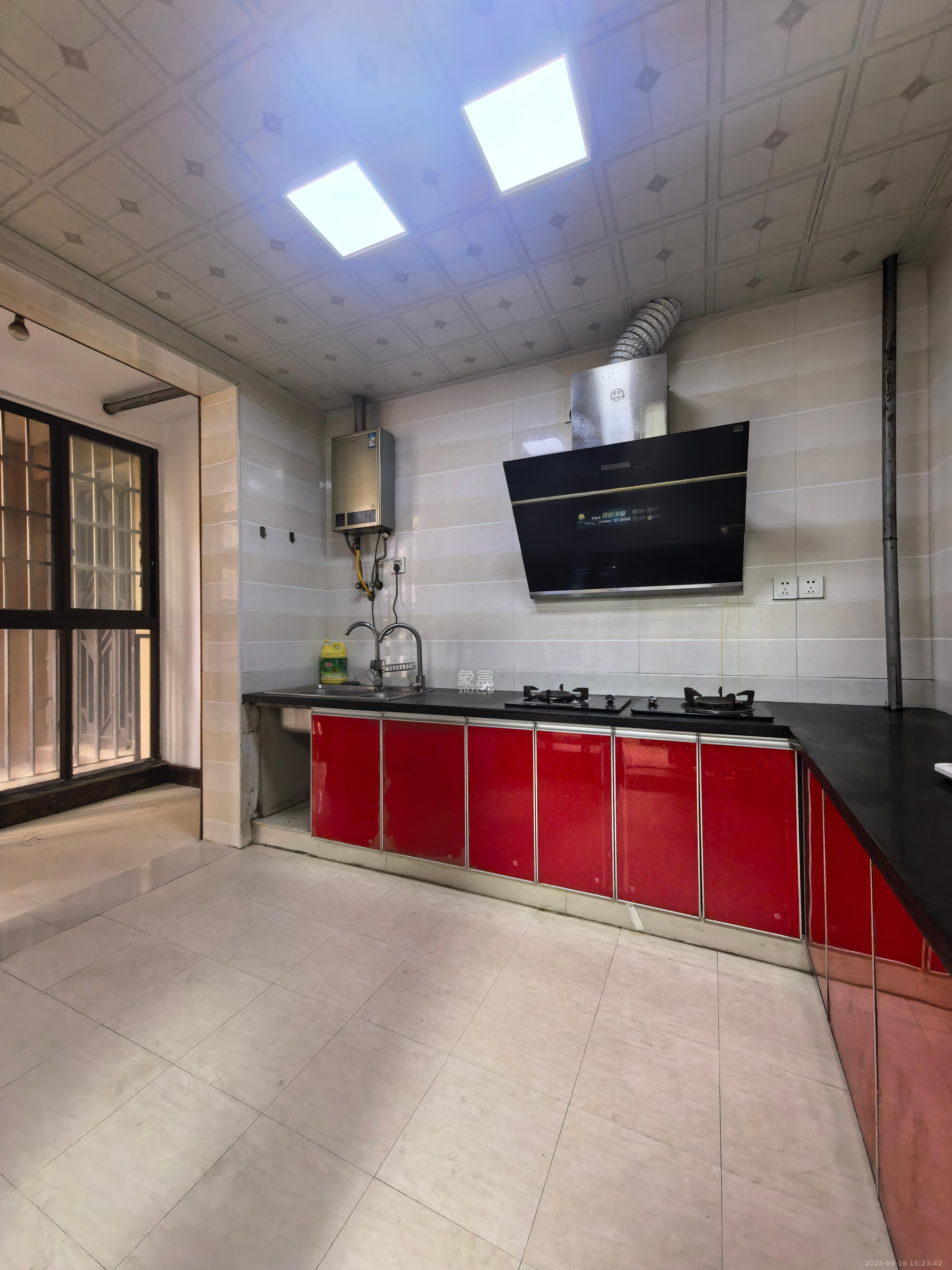 华润凤凰城三期 4室2厅2卫 2500.0元/月 华润凤凰城三期 4室2厅2卫 2500.0元/月室内图