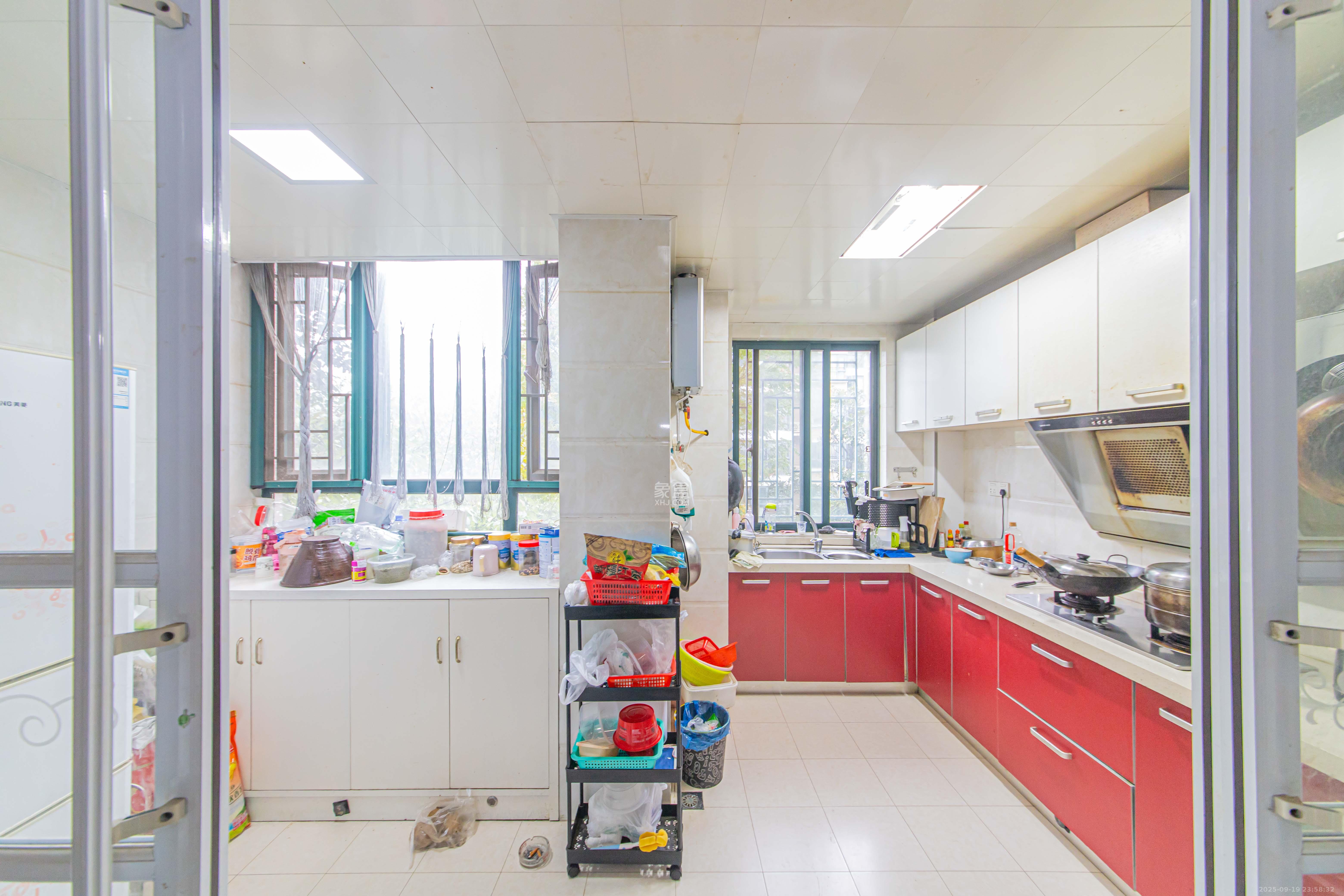 华电湘苑  3室2厅2卫    125.0万厨房