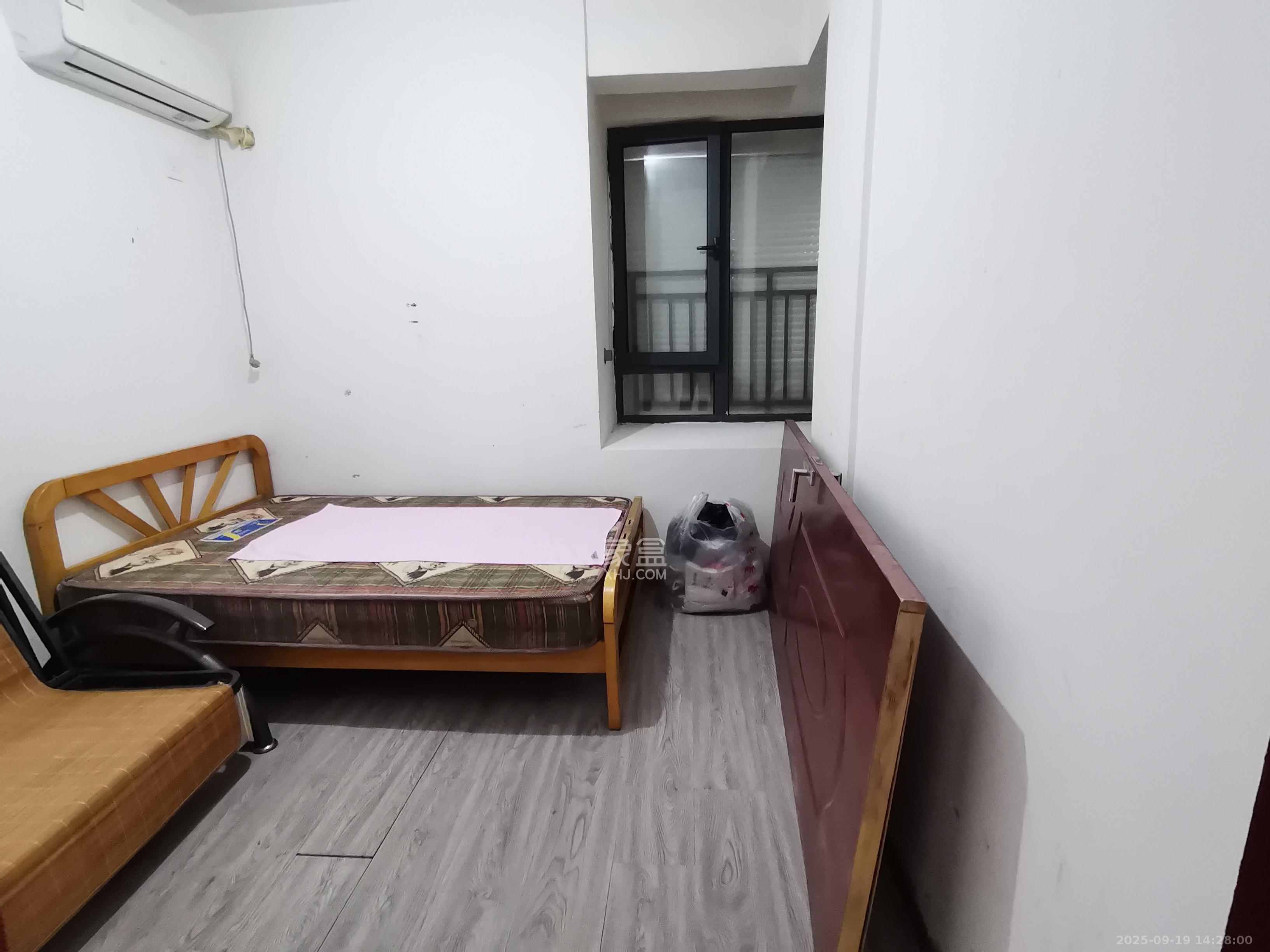 明发阅江悦府  3室2厅1卫    1700.0元/月室内图