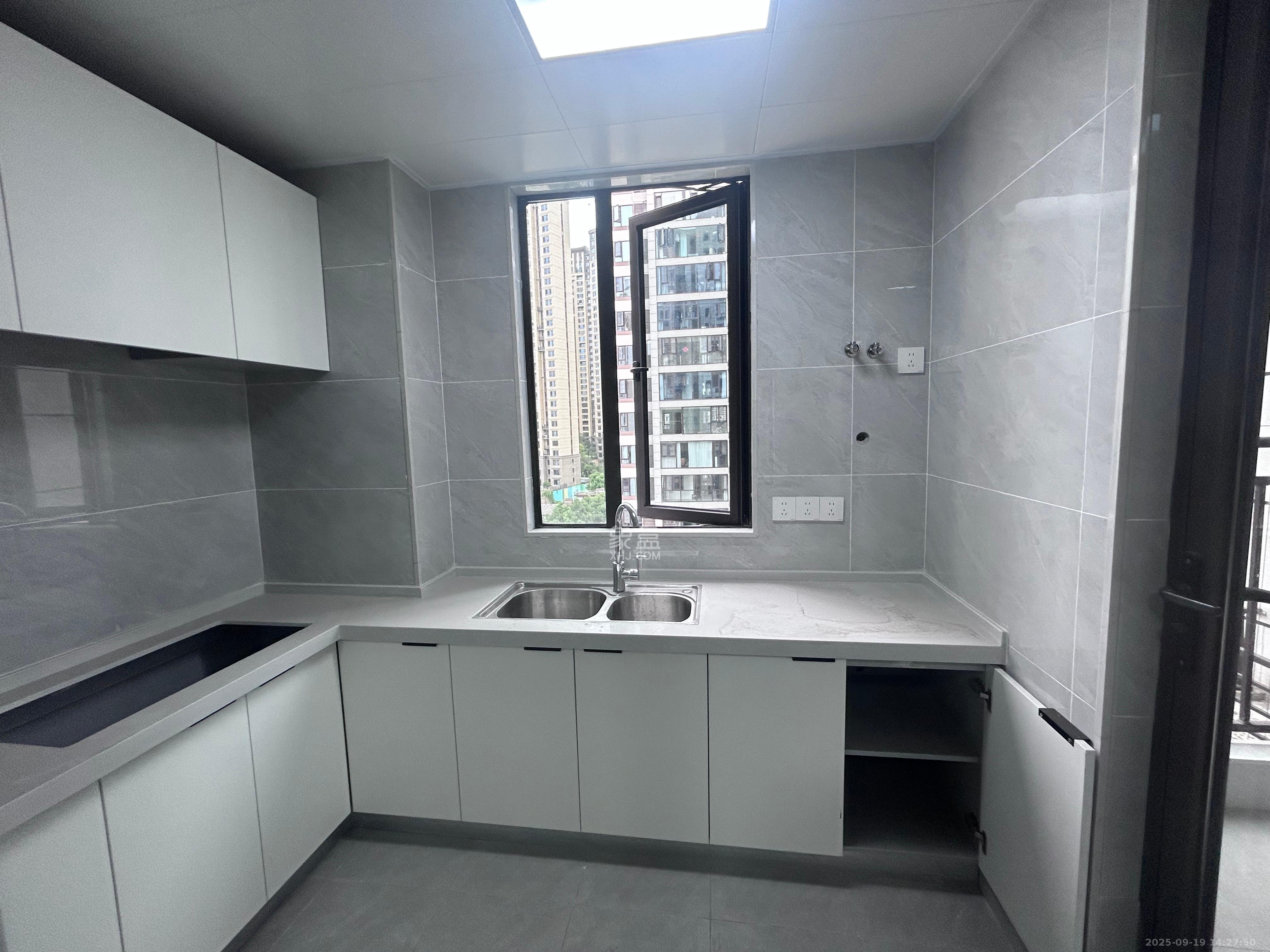 润和翰文府  4室2厅2卫    3000.0元/月室内图