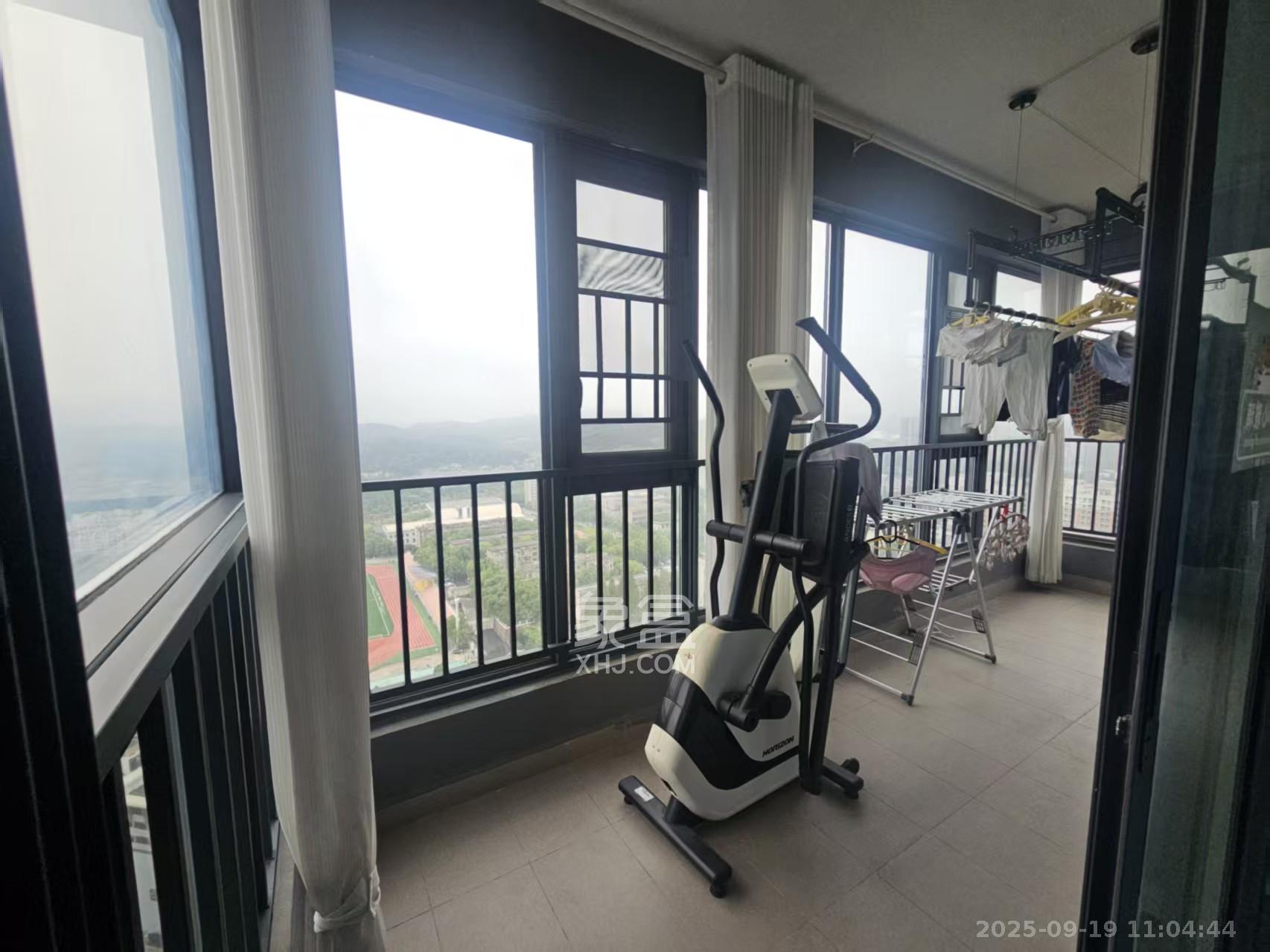 旭辉都会山  4室2厅3卫    10000.0元/月户型图