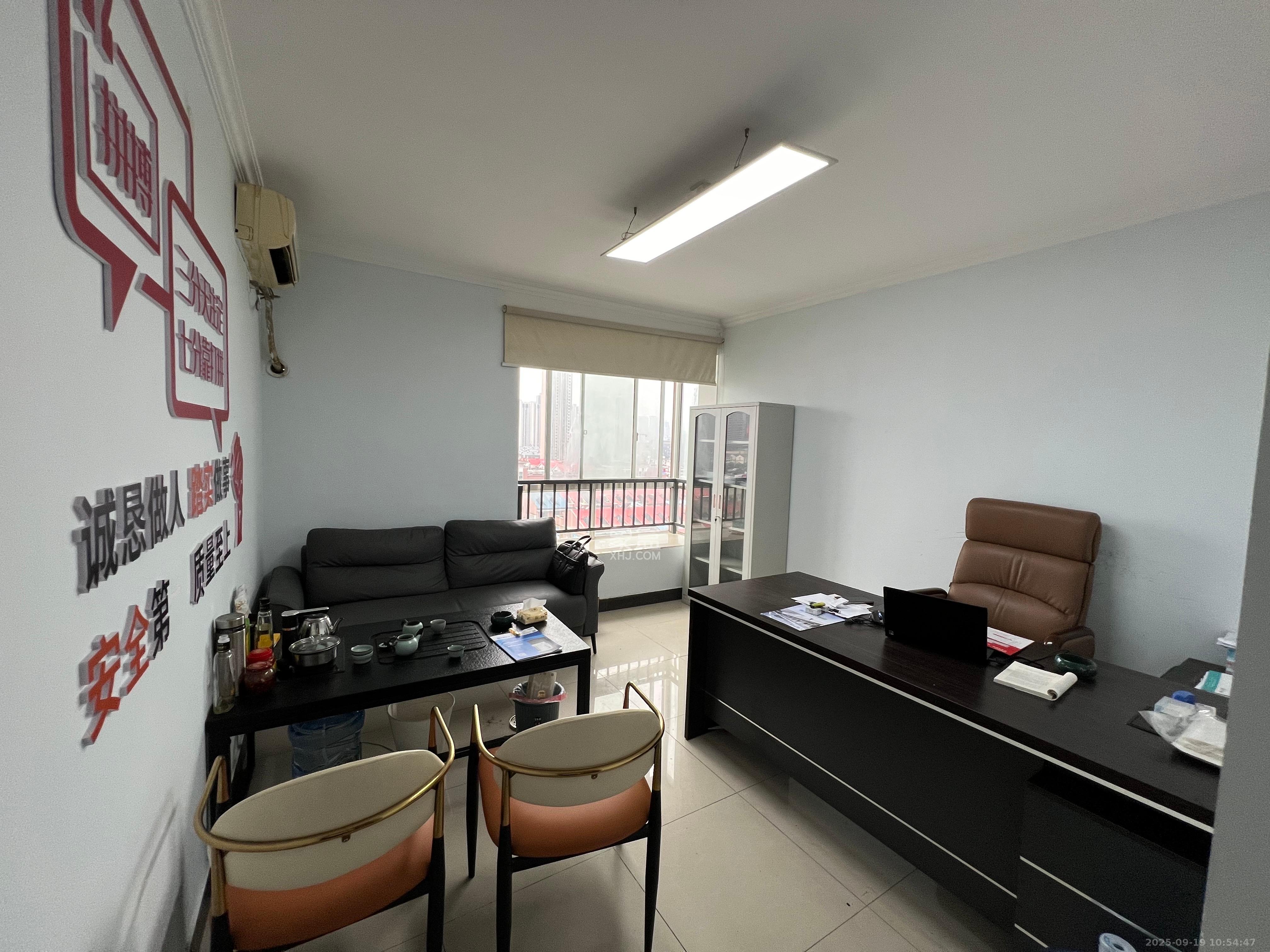 高桥现代商贸城 3室2厅1卫 2700.0元/月 高桥现代商贸城 3室2厅1卫 2700.0元/月室内图