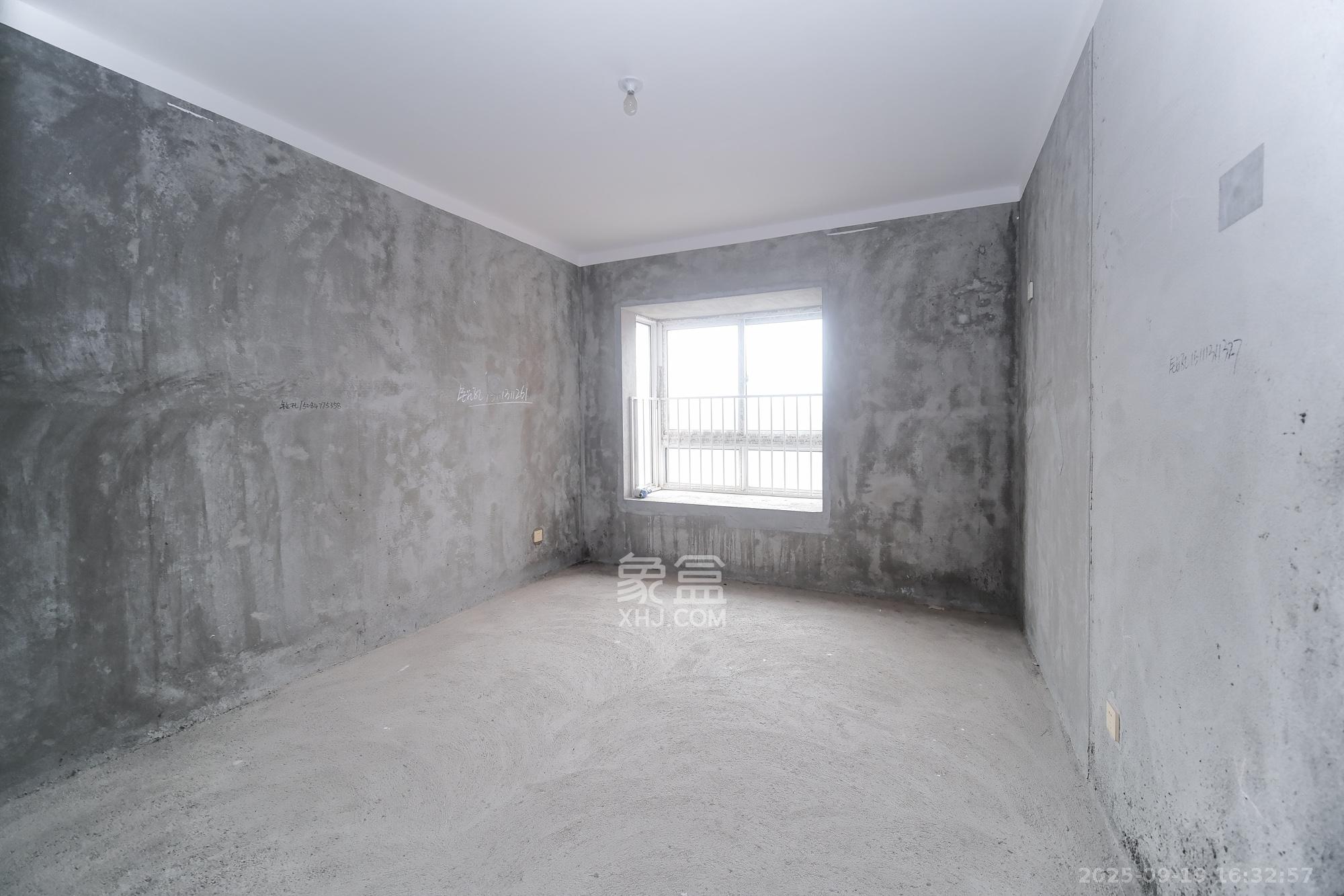 山水湾  1室0厅0卫    83.0万卧室