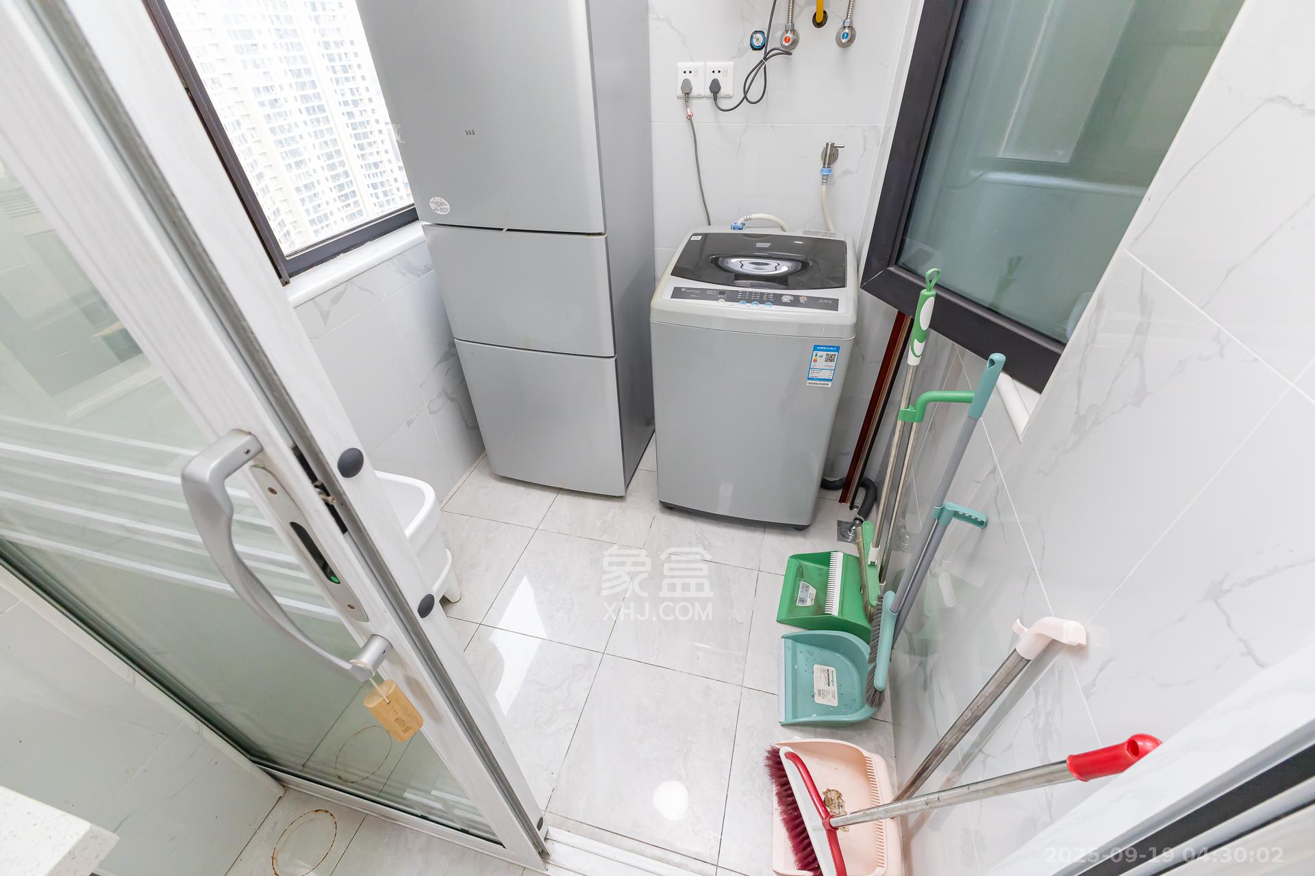 勤诚达境界城 3室2厅2卫 89.0万 勤诚达境界城 3室2厅2卫 89.0万阳台