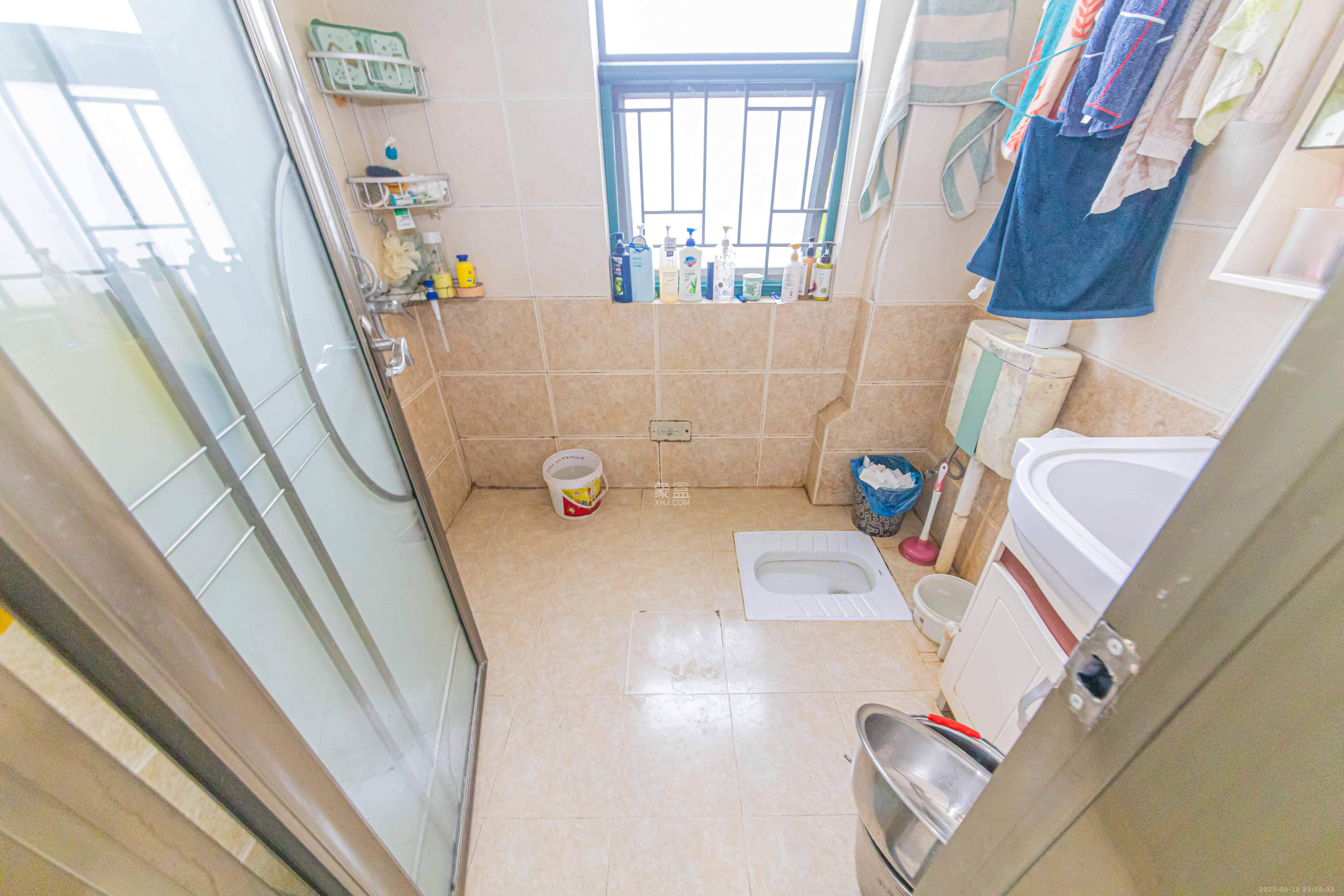 华电湘苑  3室2厅2卫    125.0万卫生间