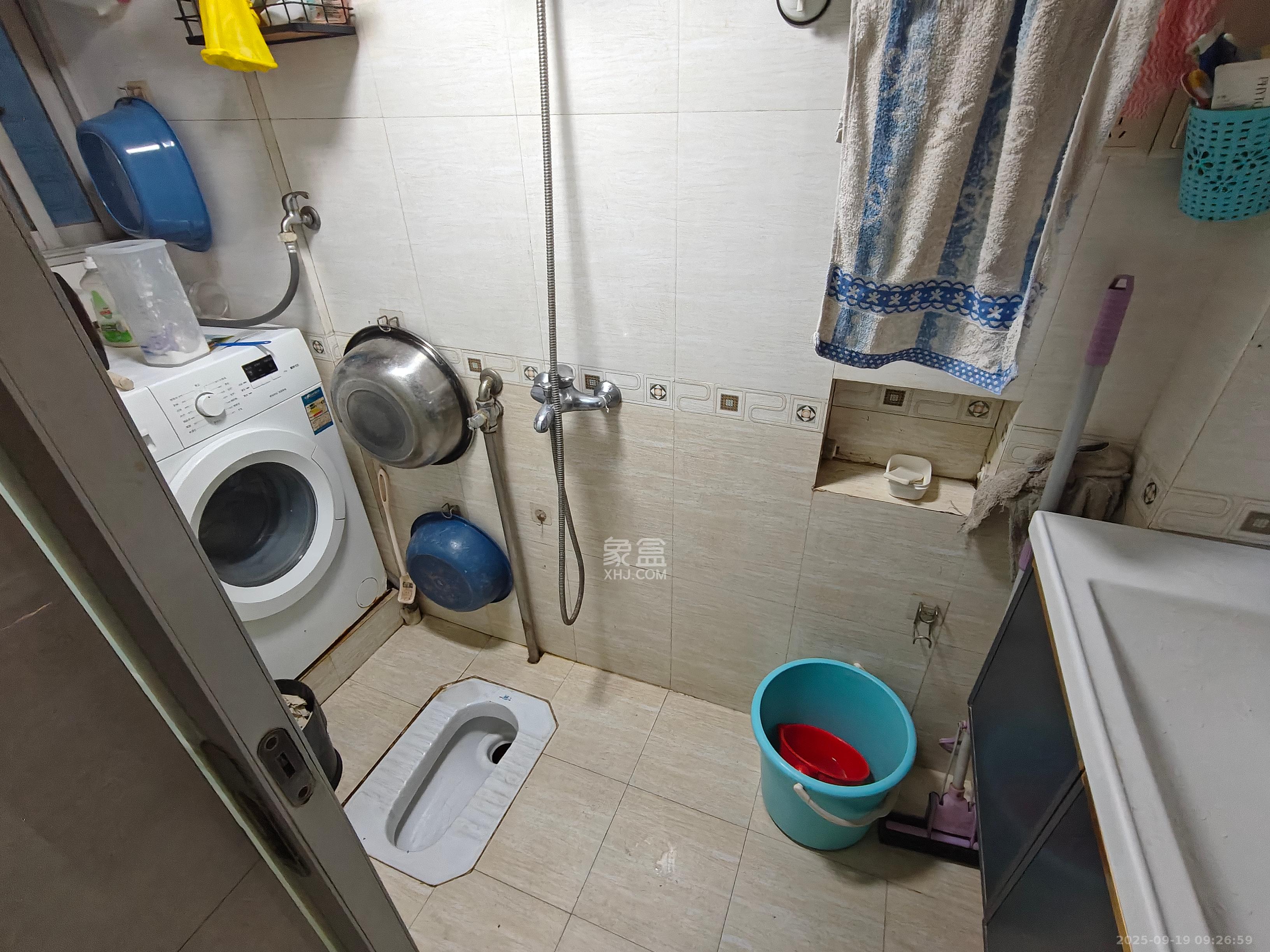 湖南医大附二院红旗区宿舍  2室2厅1卫    2200.0元/月室内图