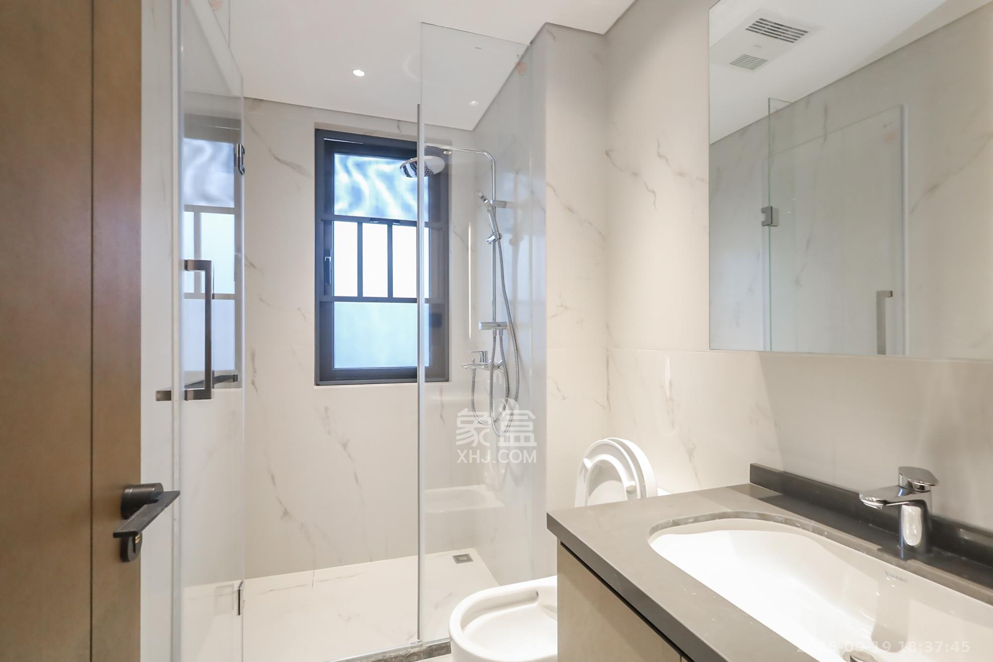 长沙悦府(华润万象城) 4室2厅3卫 530.0万 长沙悦府(华润万象城) 4室2厅3卫 530.0万卫生间