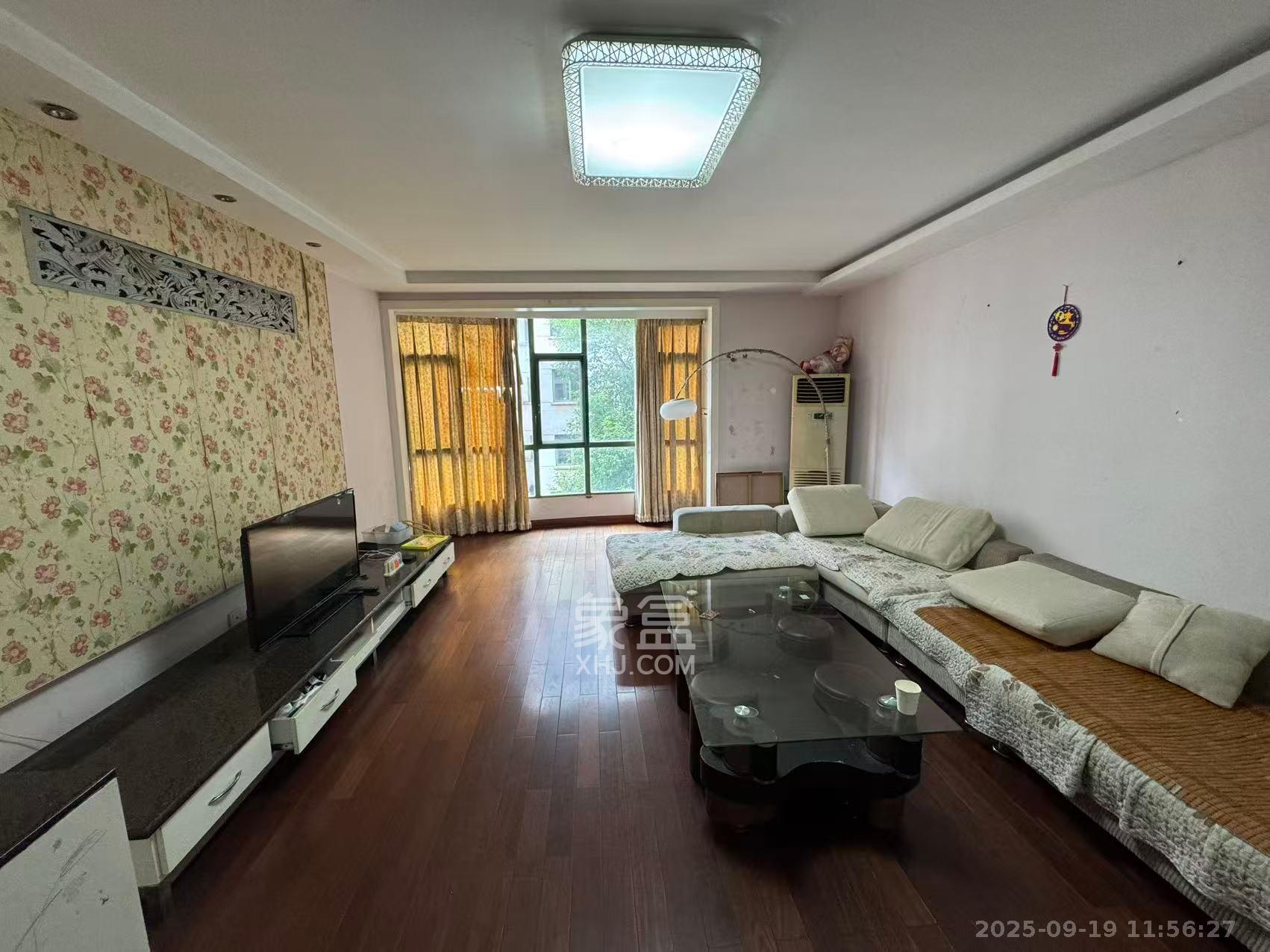 芙蓉苑 2室1厅2卫 2000.0元/月 芙蓉苑 2室1厅2卫 2000.0元/月室内图