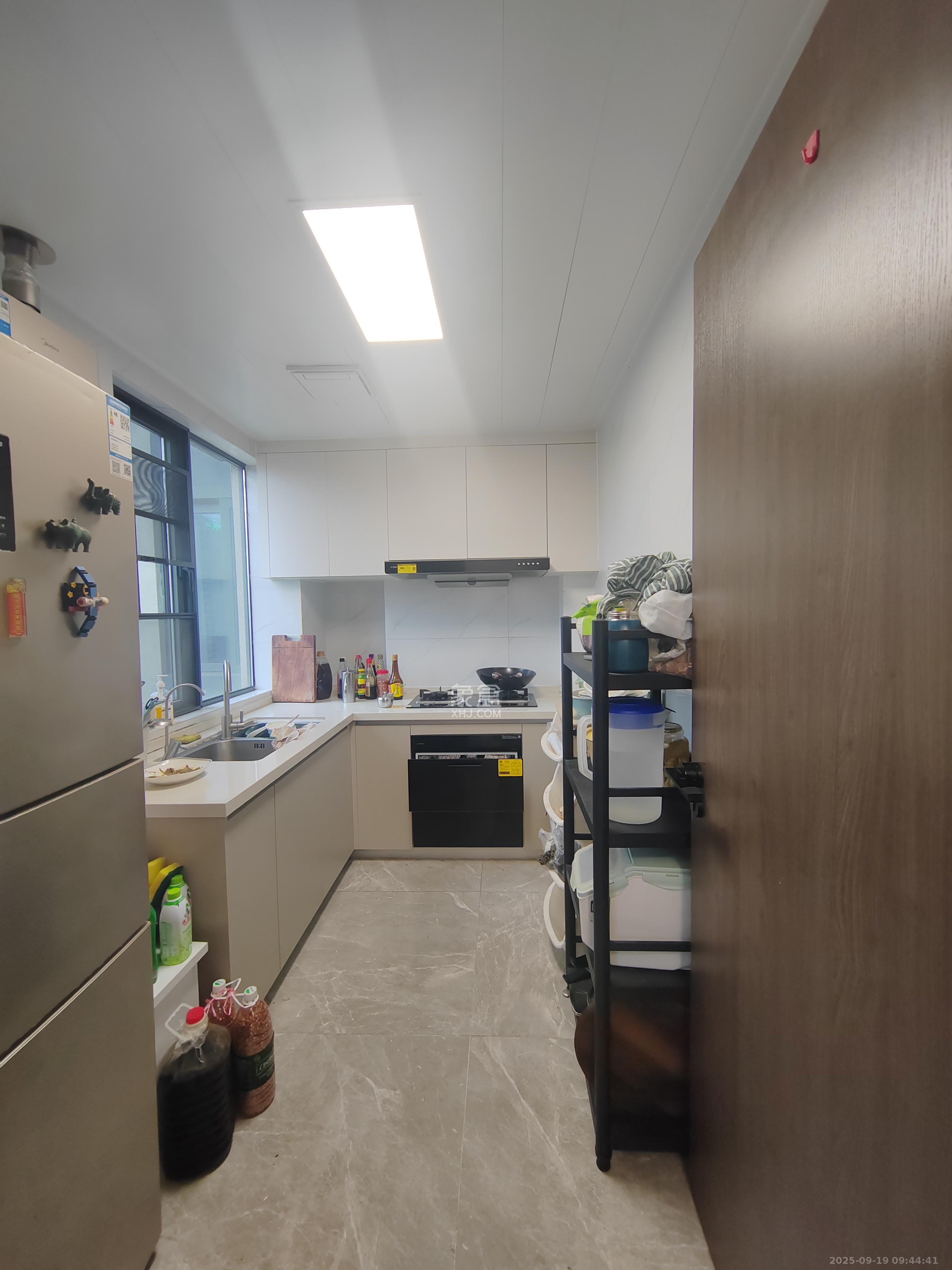 欣利梅溪左岸 4室2厅2卫 3200.0元/月 欣利梅溪左岸 4室2厅2卫 3200.0元/月室内图