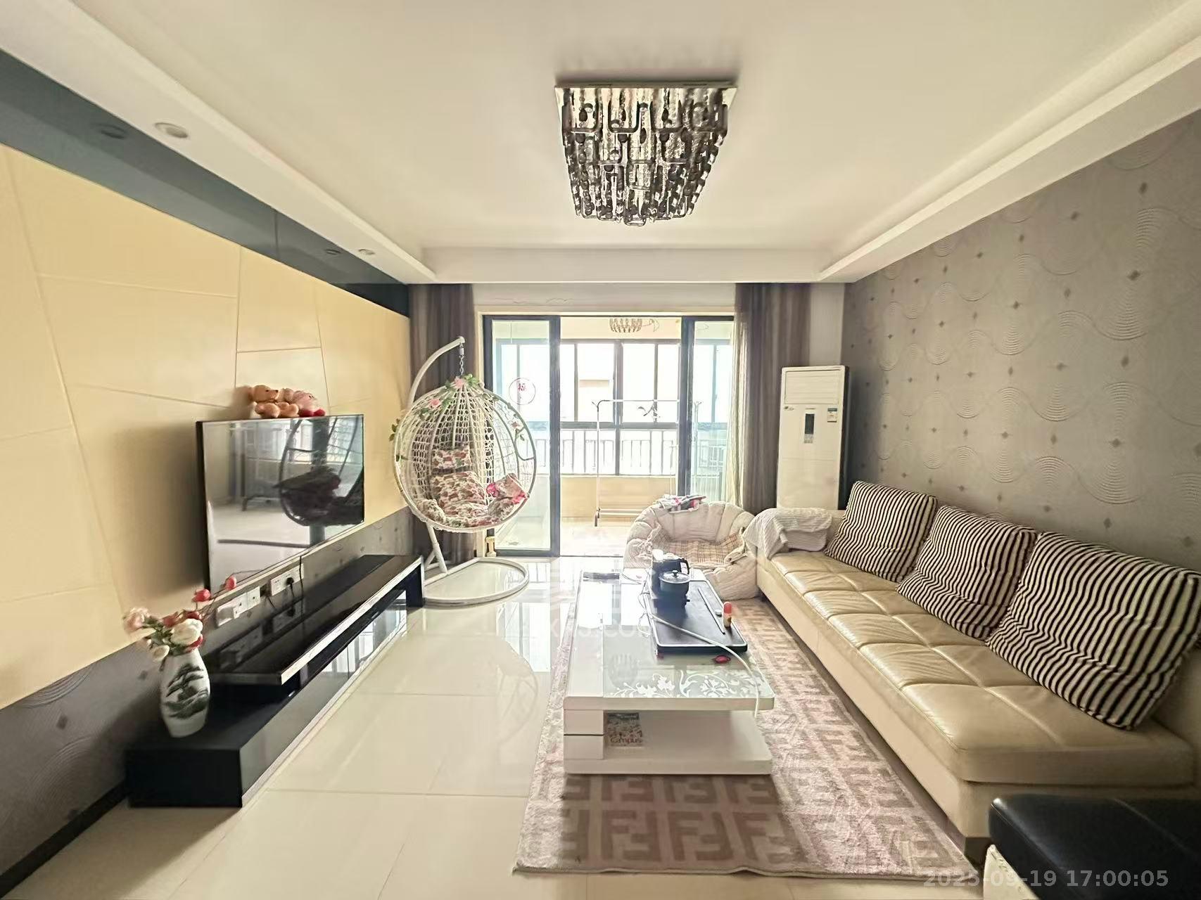 都市兰亭 4室2厅2卫 3000.0元/月 都市兰亭 4室2厅2卫 3000.0元/月室内图