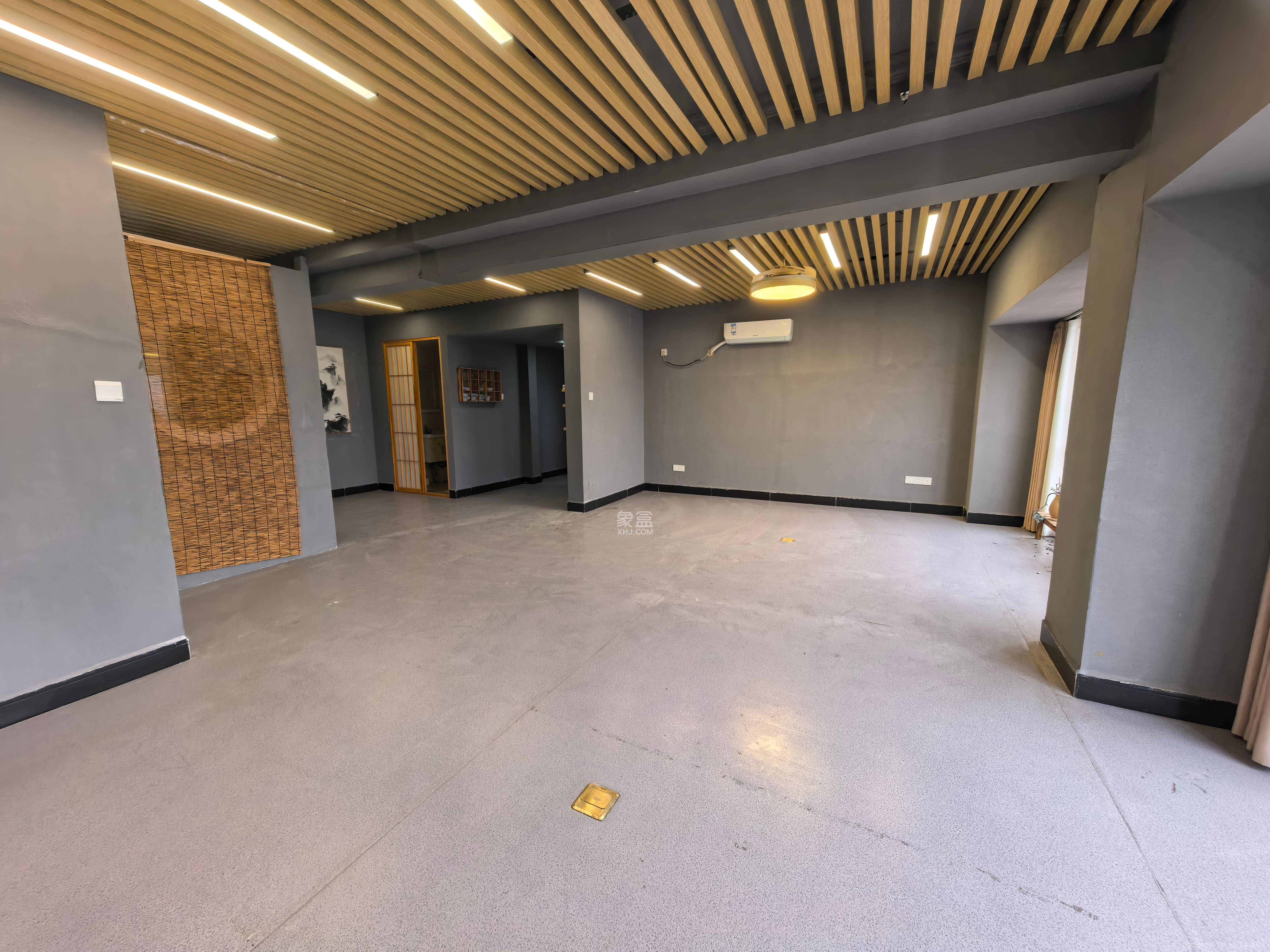 雅阁国际 1室2厅1卫 3000.0元/月 雅阁国际 1室2厅1卫 3000.0元/月室内图