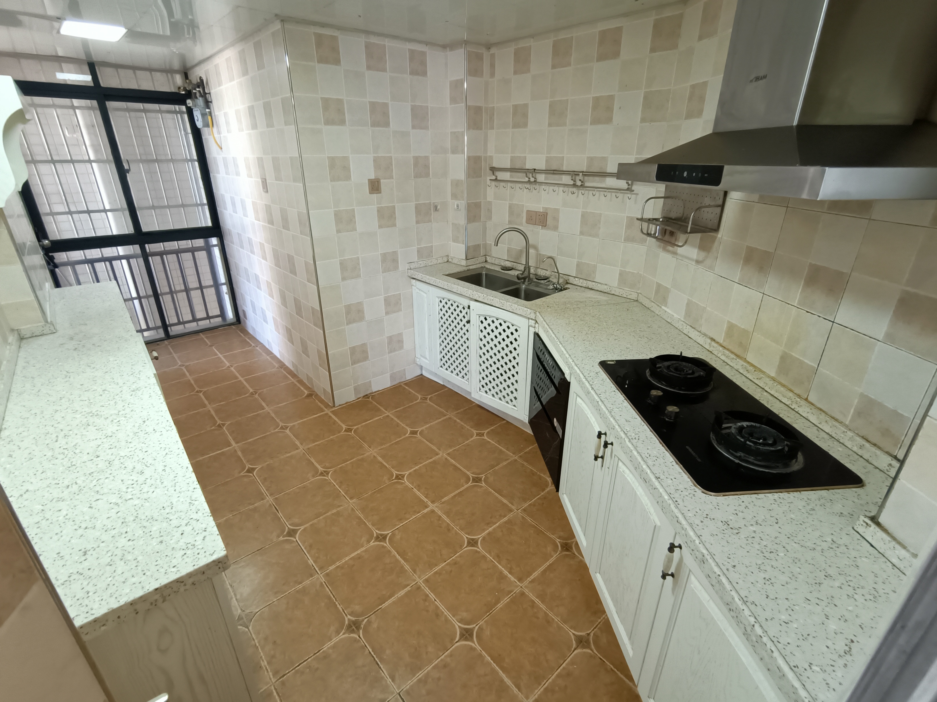 瀛寰名仕苑 3室2厅2卫 3500.0元/月 瀛寰名仕苑 3室2厅2卫 3500.0元/月室内图