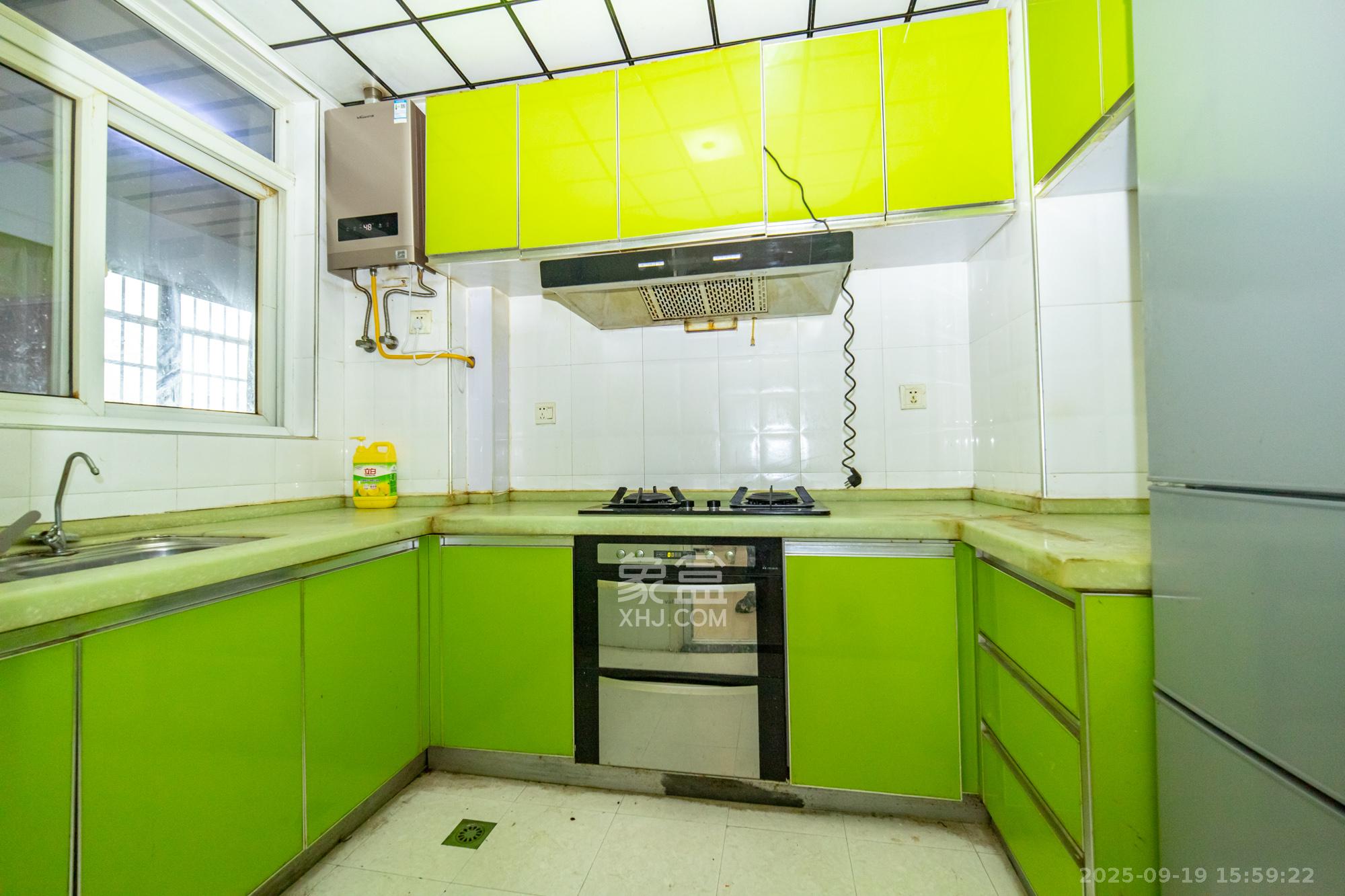 楚天馨苑  3室2厅2卫    68.8万厨房