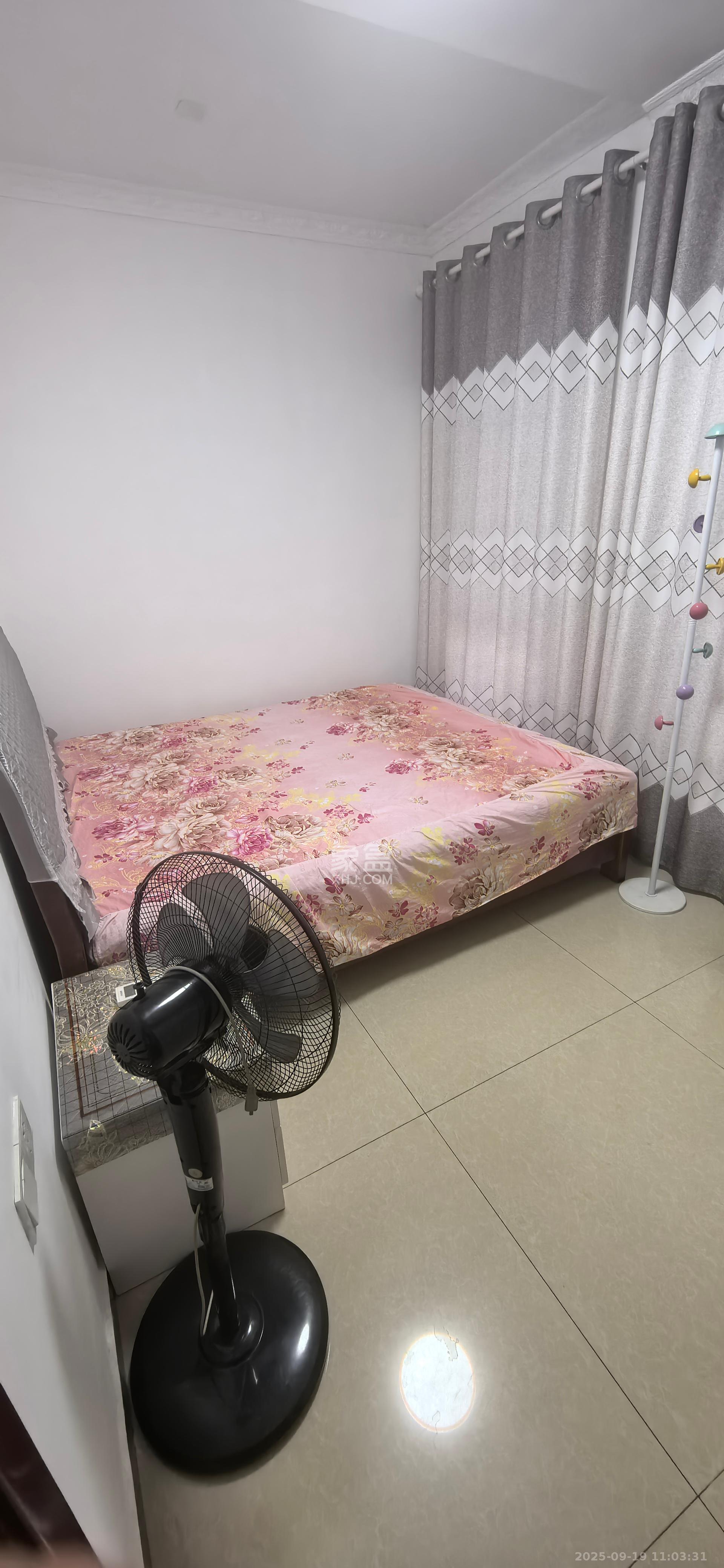 蓝光幸福满庭 3室2厅1卫 2000.0元/月 蓝光幸福满庭 3室2厅1卫 2000.0元/月室内图