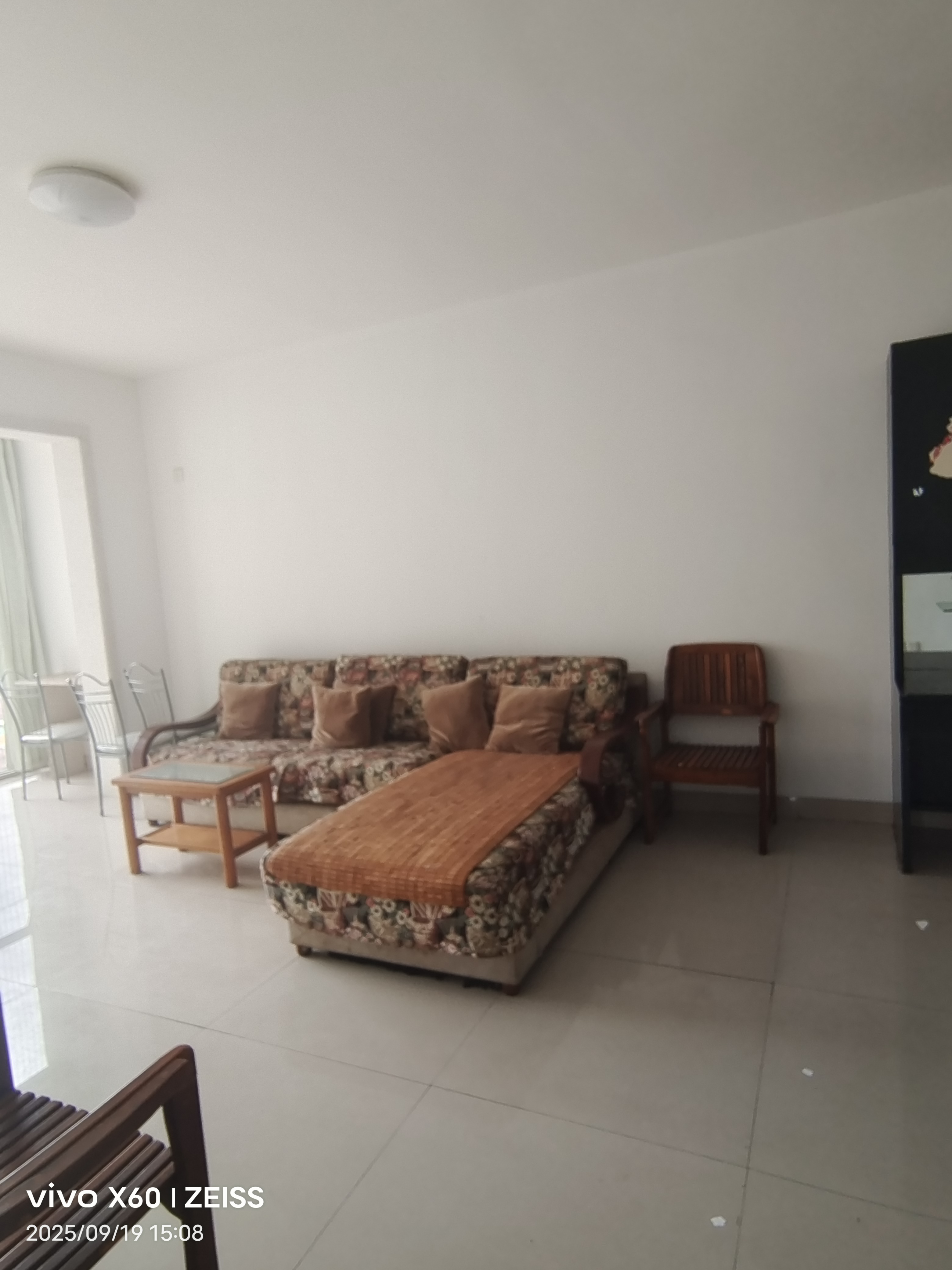 御笔华章  1室1厅1卫    1500.0元/月室内图