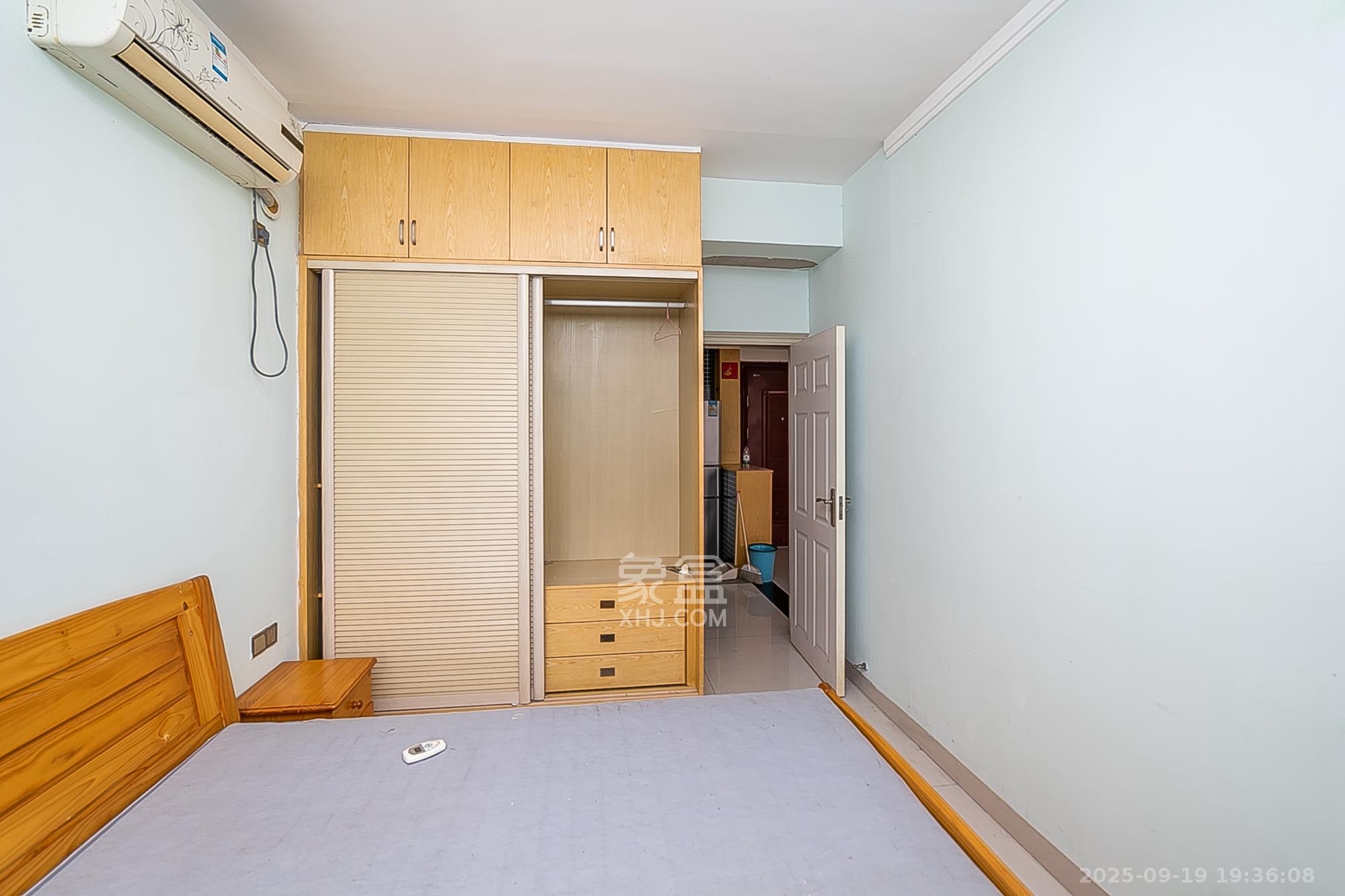 长盛岚庭 1室1厅1卫 43.9万 长盛岚庭 1室1厅1卫 43.9万卧室