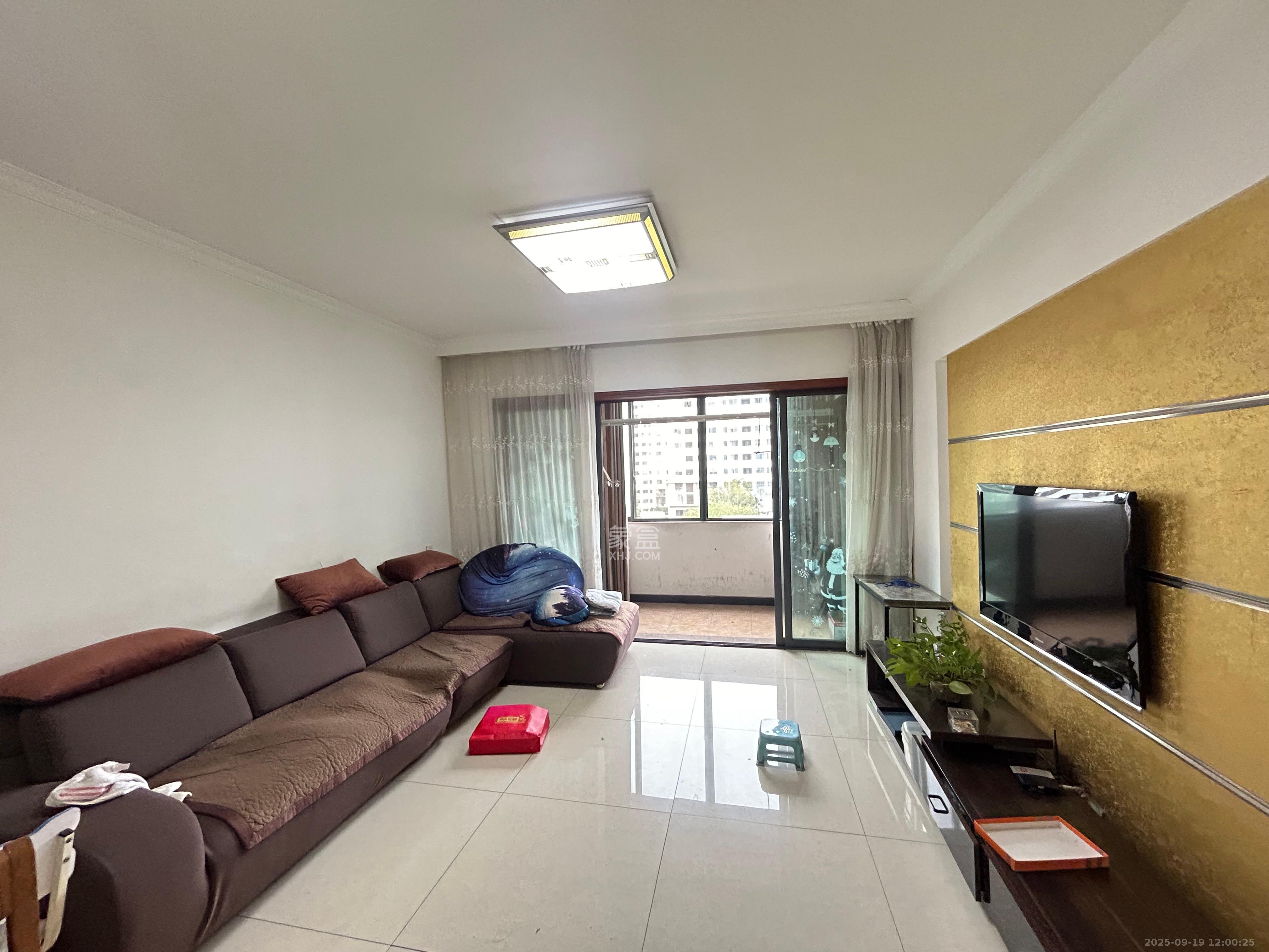 阳光100一期、四五期 3室2厅1卫 2200.0元/月 阳光100一期、四五期 3室2厅1卫 2200.0元/月室内图