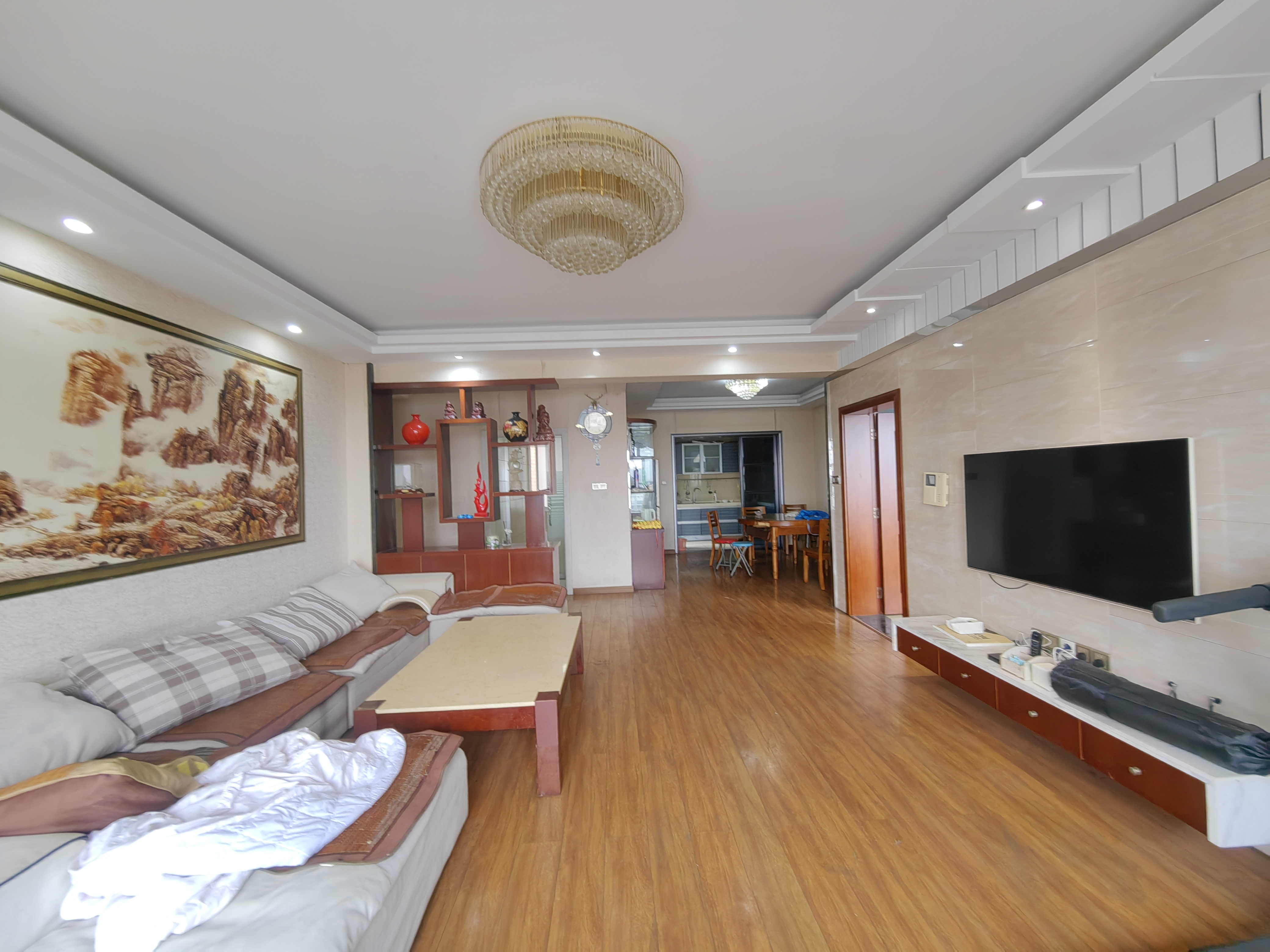 仁济新村 4室2厅1卫 2600.00元/月 仁济新村 4室2厅1卫 2600.00元/月室内图