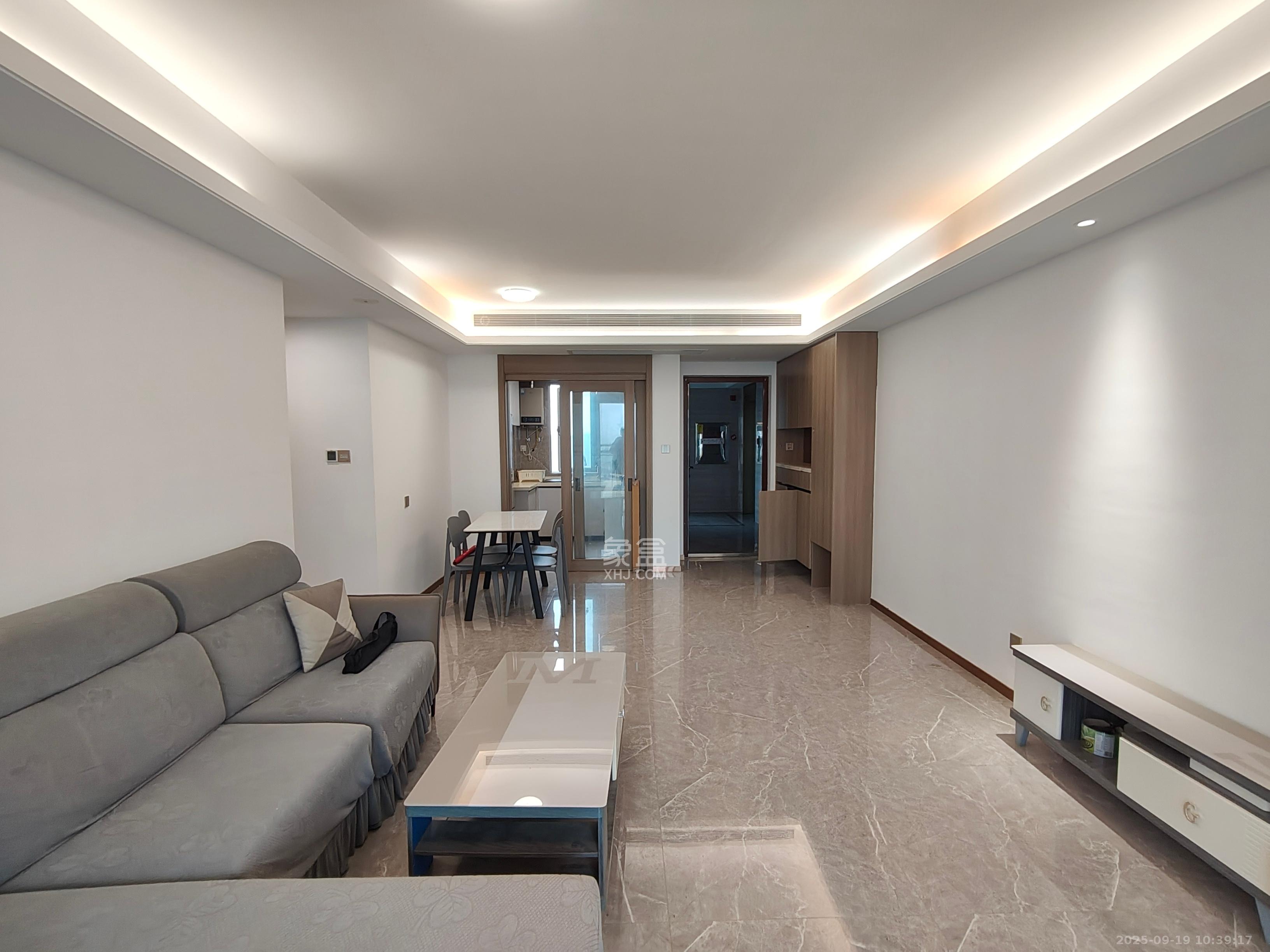 长沙溪山悦 4室2厅2卫 2800.0元/月 长沙溪山悦 4室2厅2卫 2800.0元/月室内图