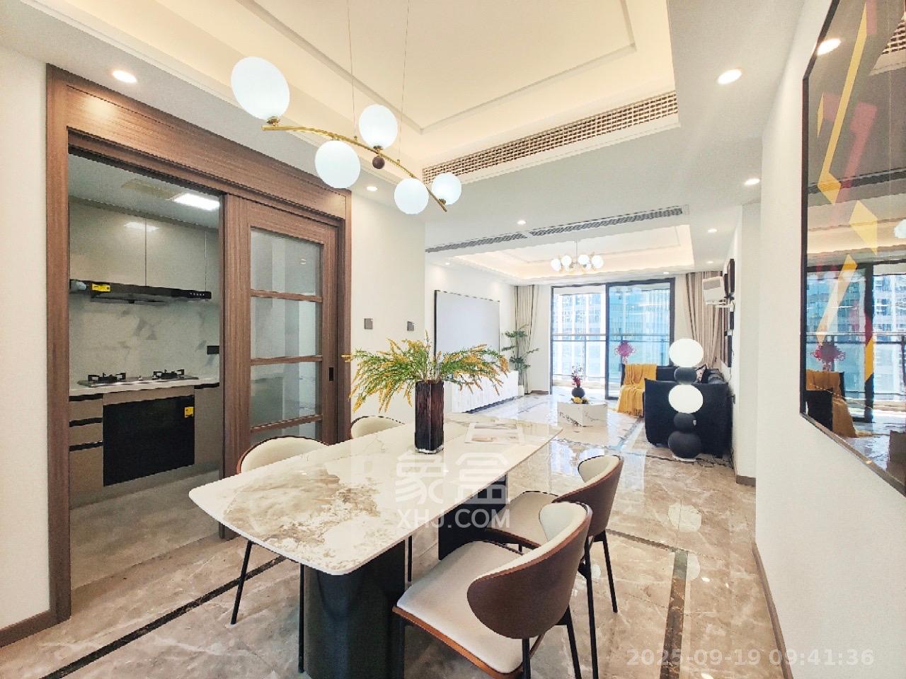 绿地V岛 4室2厅2卫 5000.0元/月 绿地V岛 4室2厅2卫 5000.0元/月室内图