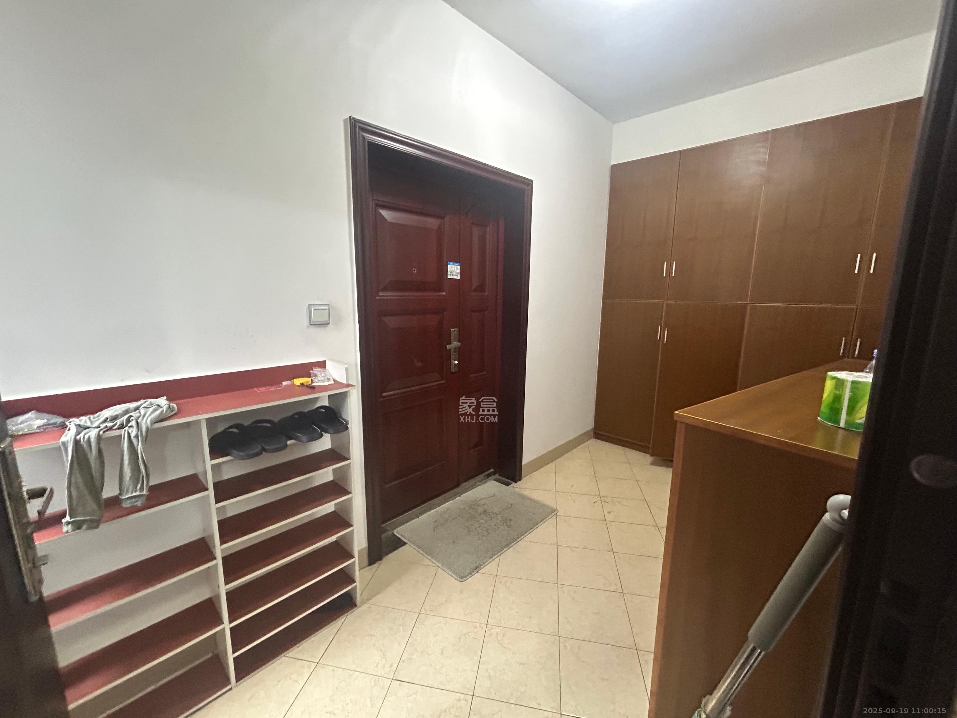 兴威帕克水岸  3室2厅2卫    2400.0元/月室内图