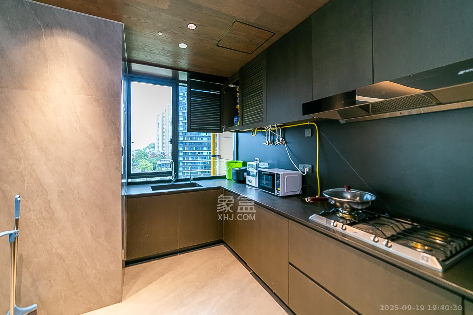 万科紫台 4室2厅3卫 330.0万 万科紫台 4室2厅3卫 330.0万厨房