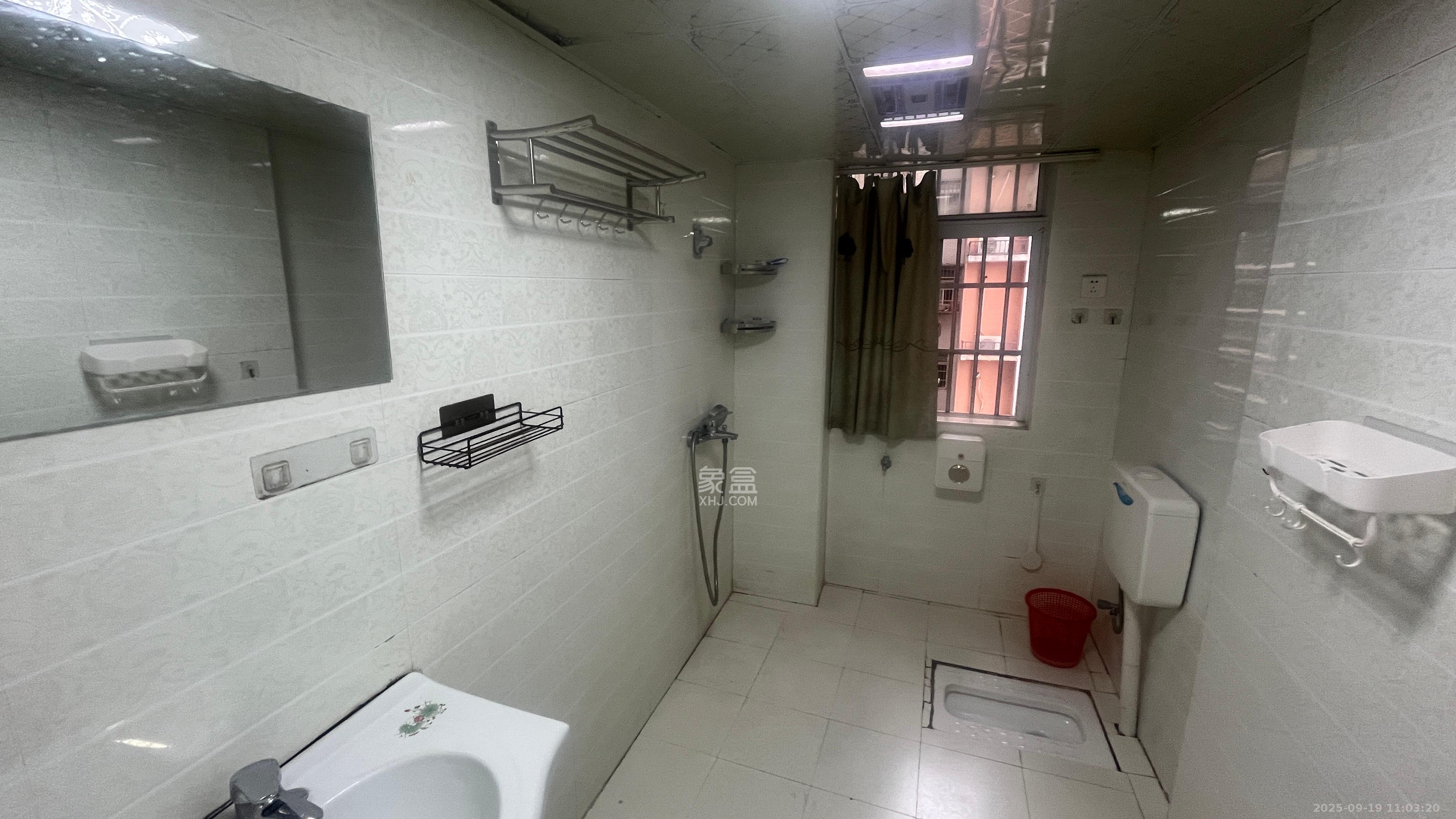 骑龙安置小区  2室2厅1卫    1900.0元/月室内图