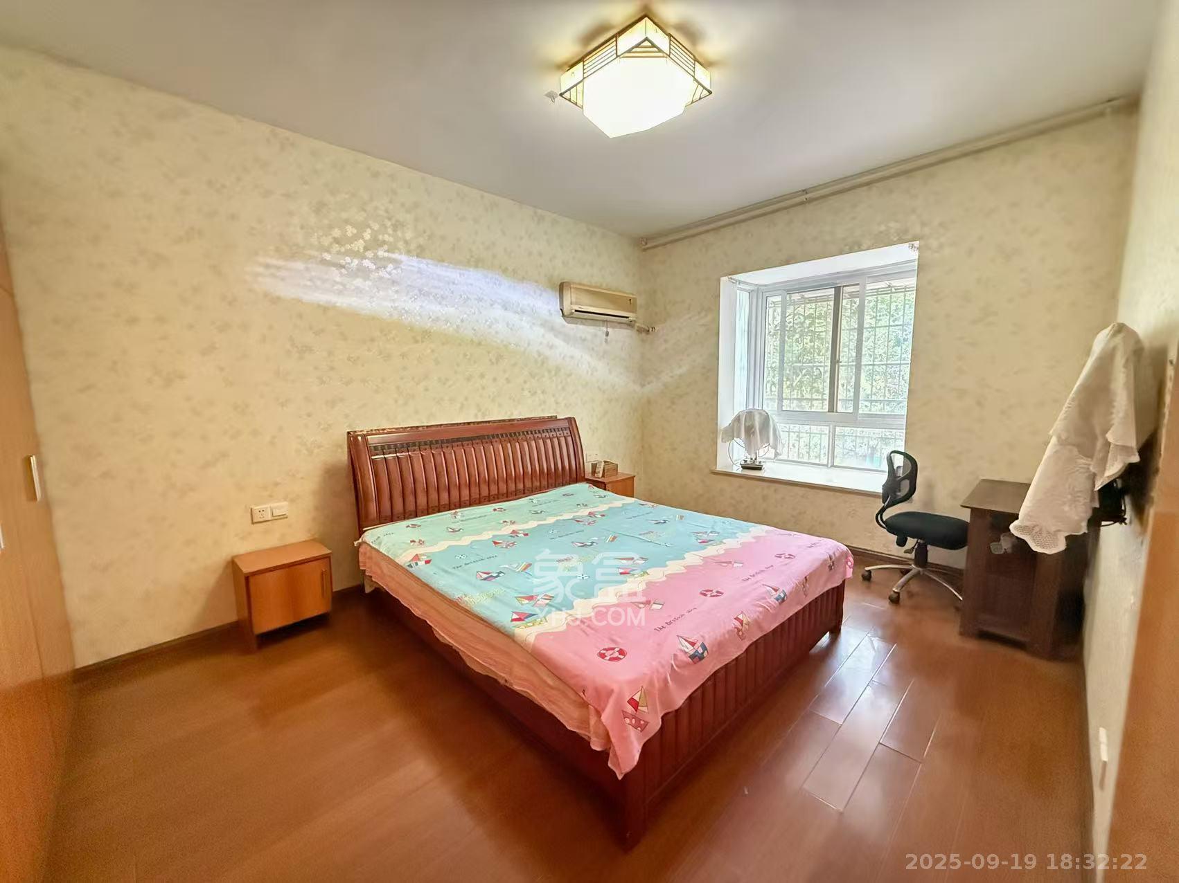 春满江南 4室2厅2卫 58.0万 春满江南 4室2厅2卫 58.0万客厅