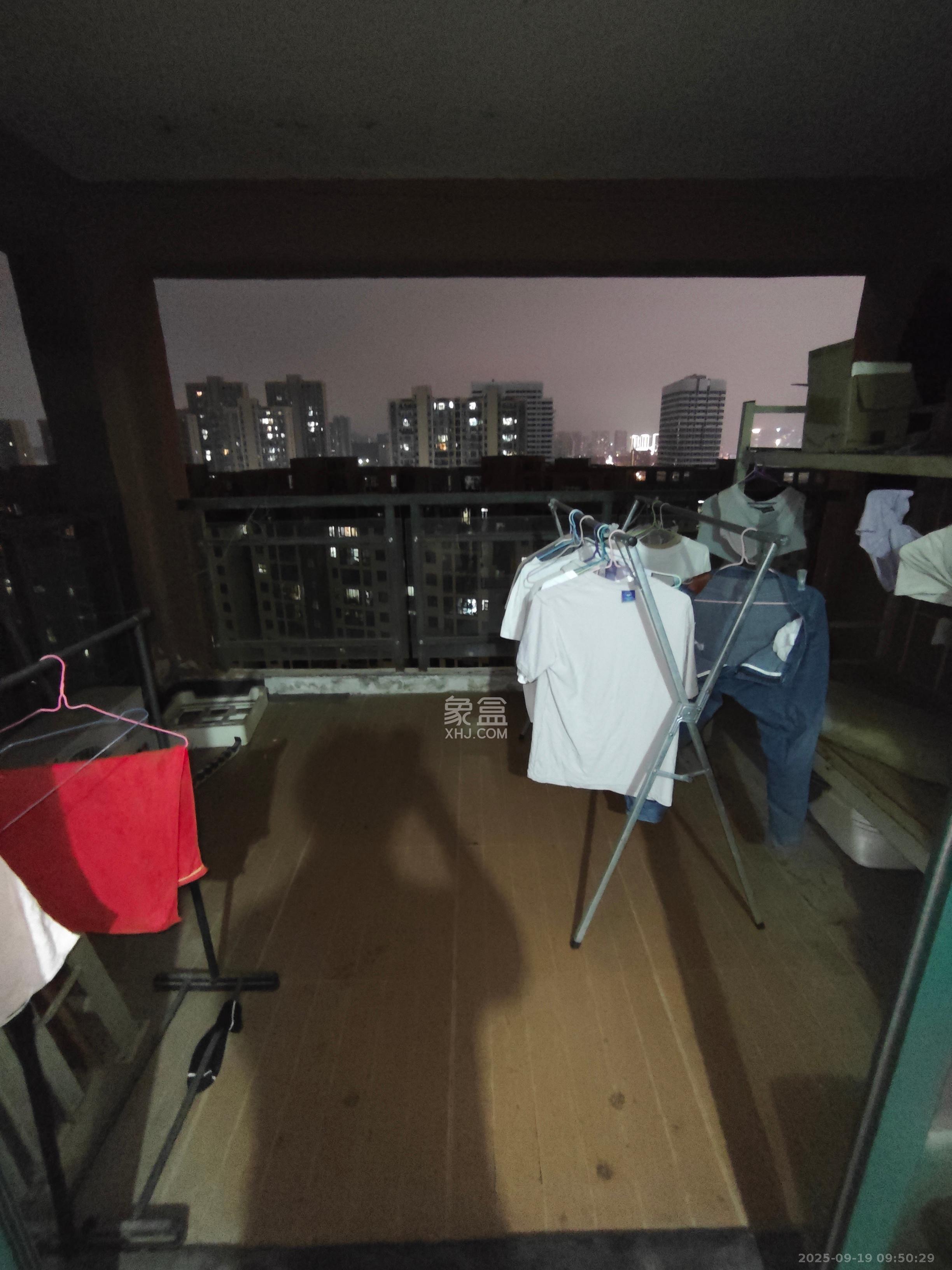 华盛世纪新城 4室1厅2卫 2000.0元/月 华盛世纪新城 4室1厅2卫 2000.0元/月室内图