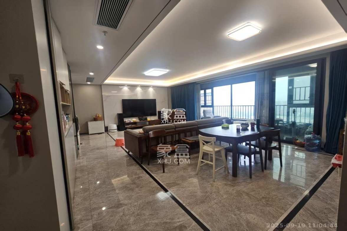 旭辉都会山 4室2厅3卫 10000.0元/月 旭辉都会山 4室2厅3卫 10000.0元/月户型图