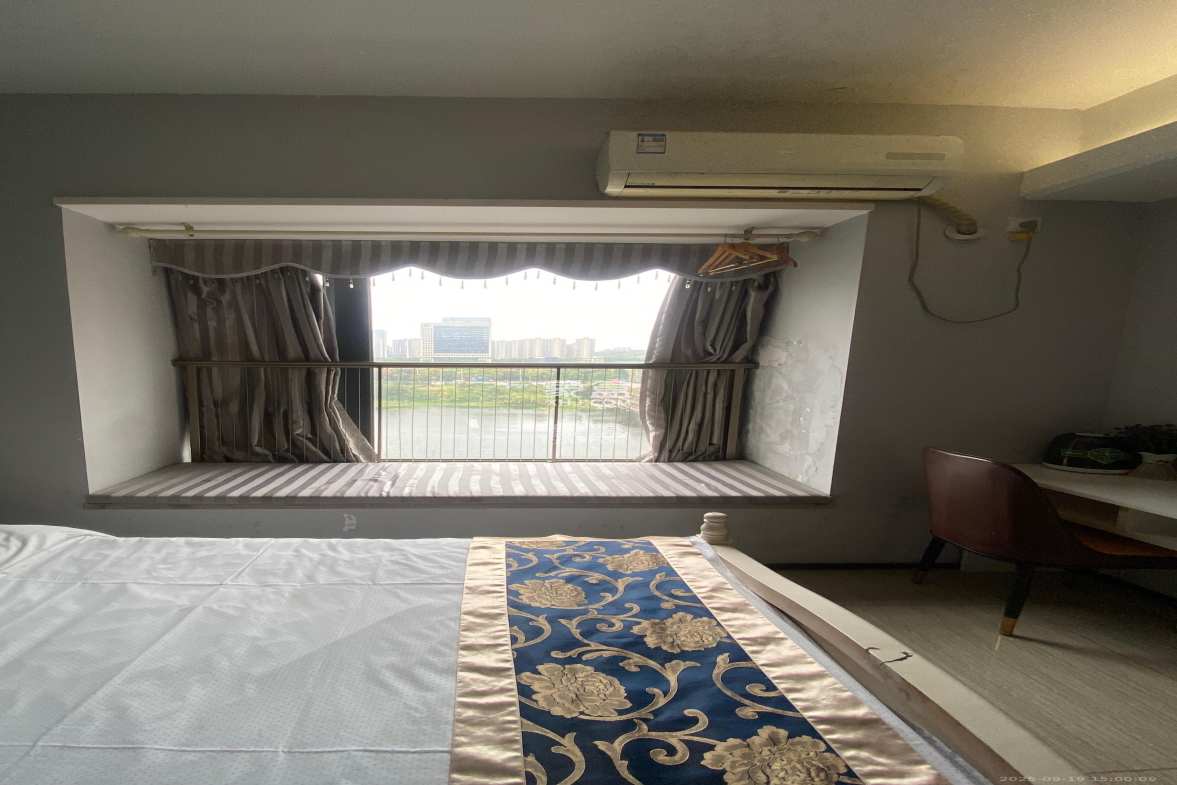 恒大国际广场  1室1厅1卫    1300.0元/月 恒大国际广场  1室1厅1卫    1300.0元/月室内图