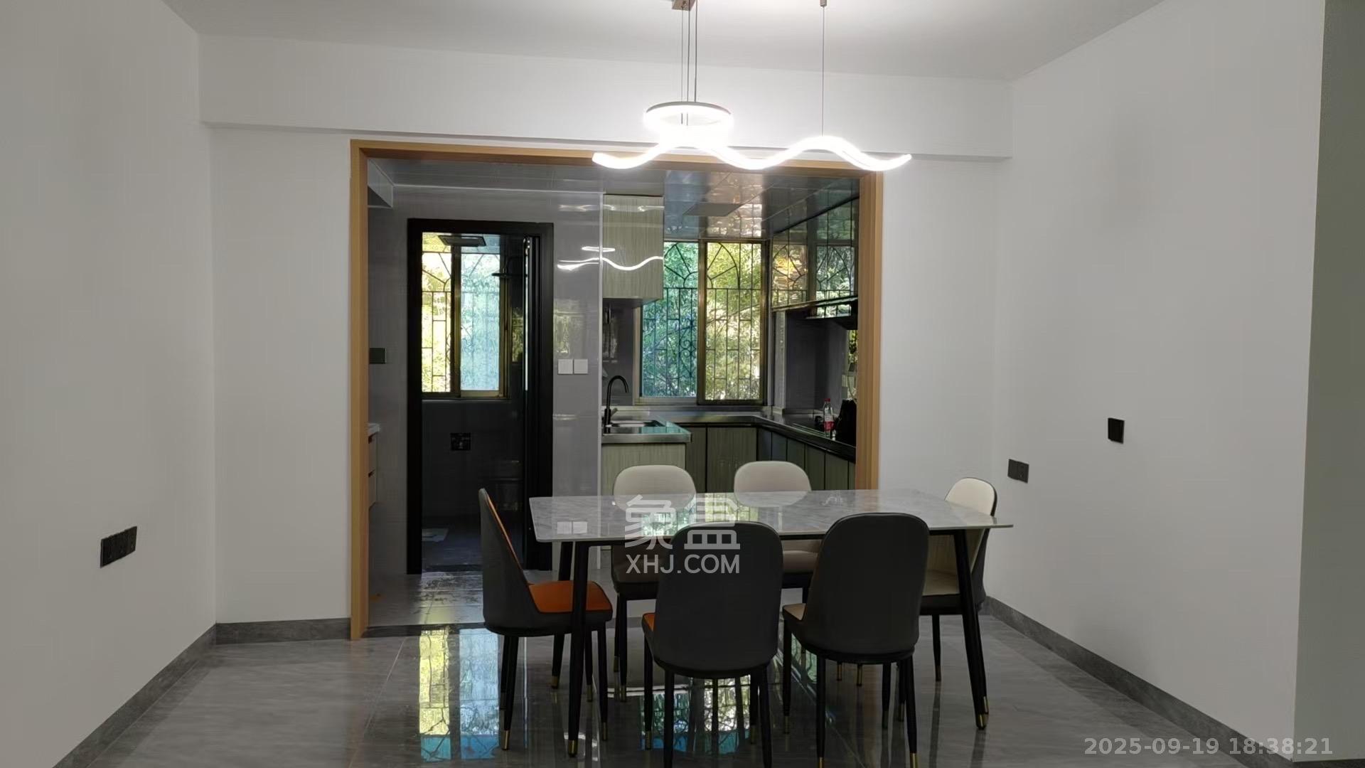 东南明苑 3室0厅0卫 2500.0元/月 东南明苑 3室0厅0卫 2500.0元/月室内图