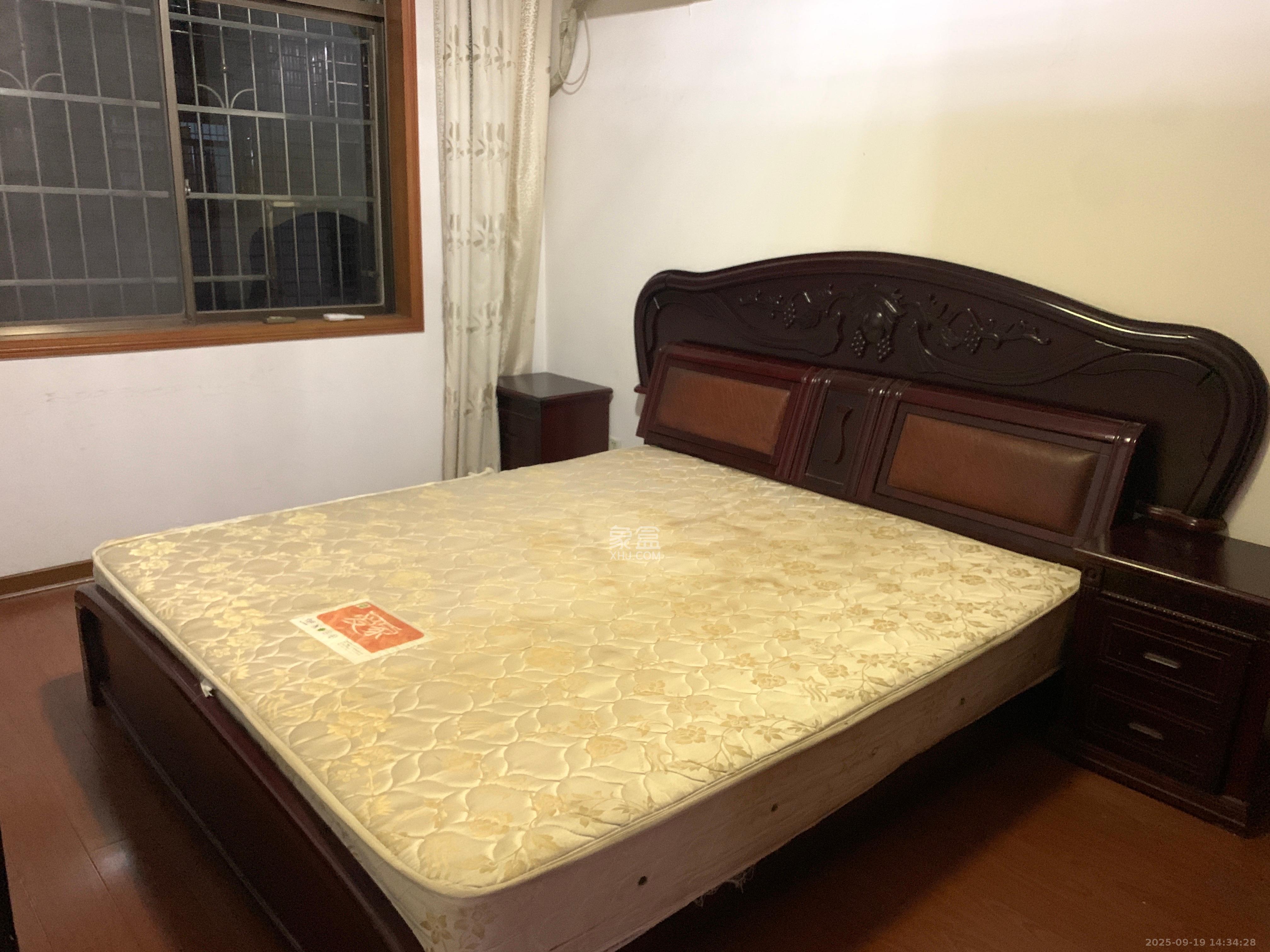 长沙县农业局宿舍  3室2厅2卫    1600.0元/月